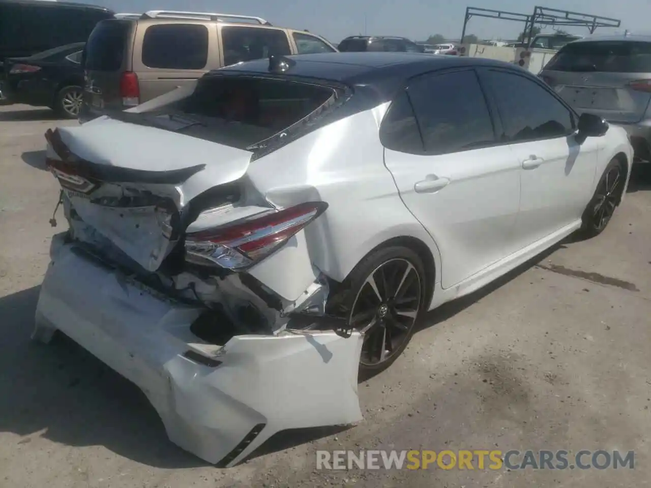 4 Photograph of a damaged car 4T1K61AK0LU336527 TOYOTA CAMRY 2020