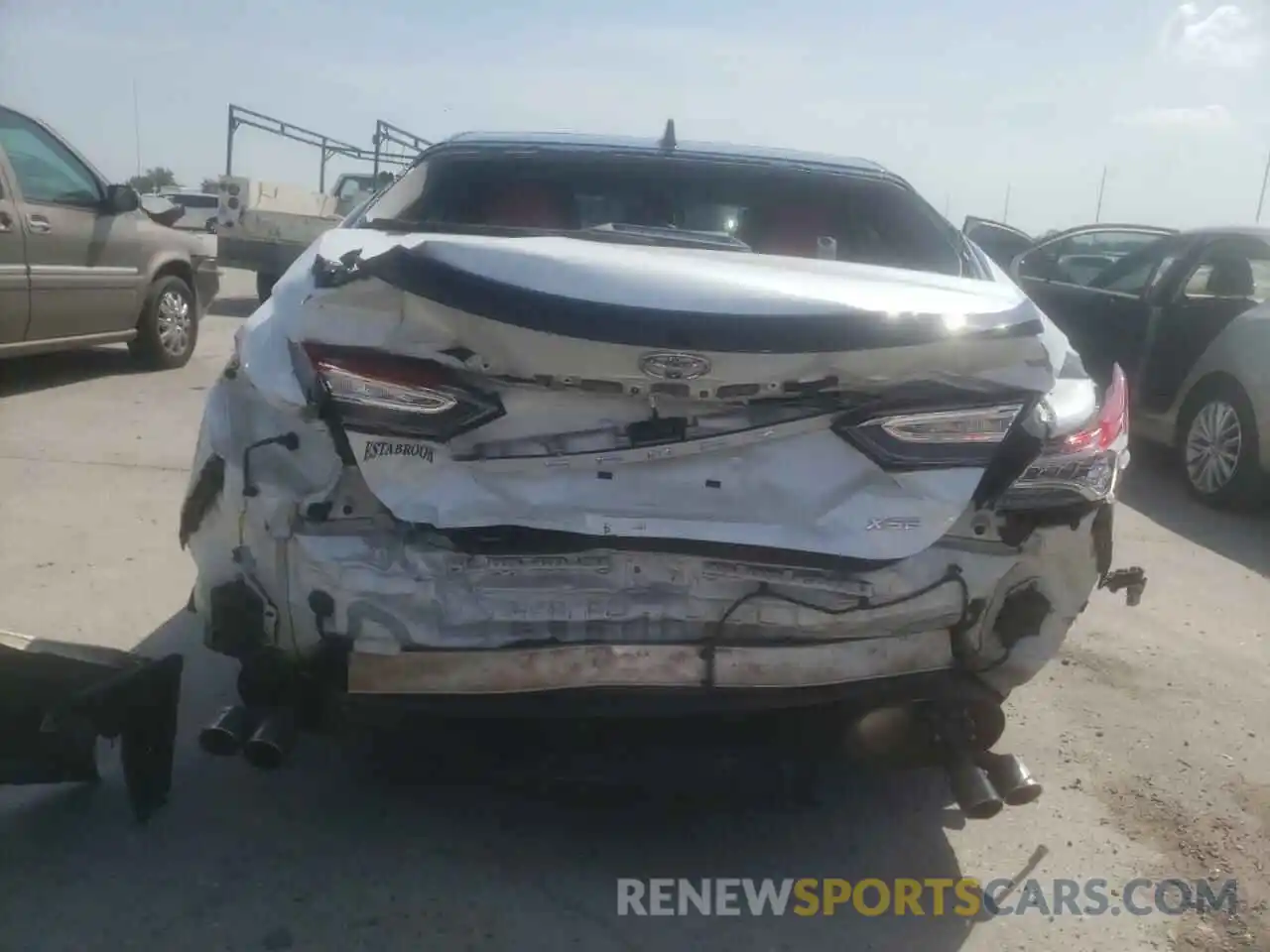 9 Photograph of a damaged car 4T1K61AK0LU336527 TOYOTA CAMRY 2020