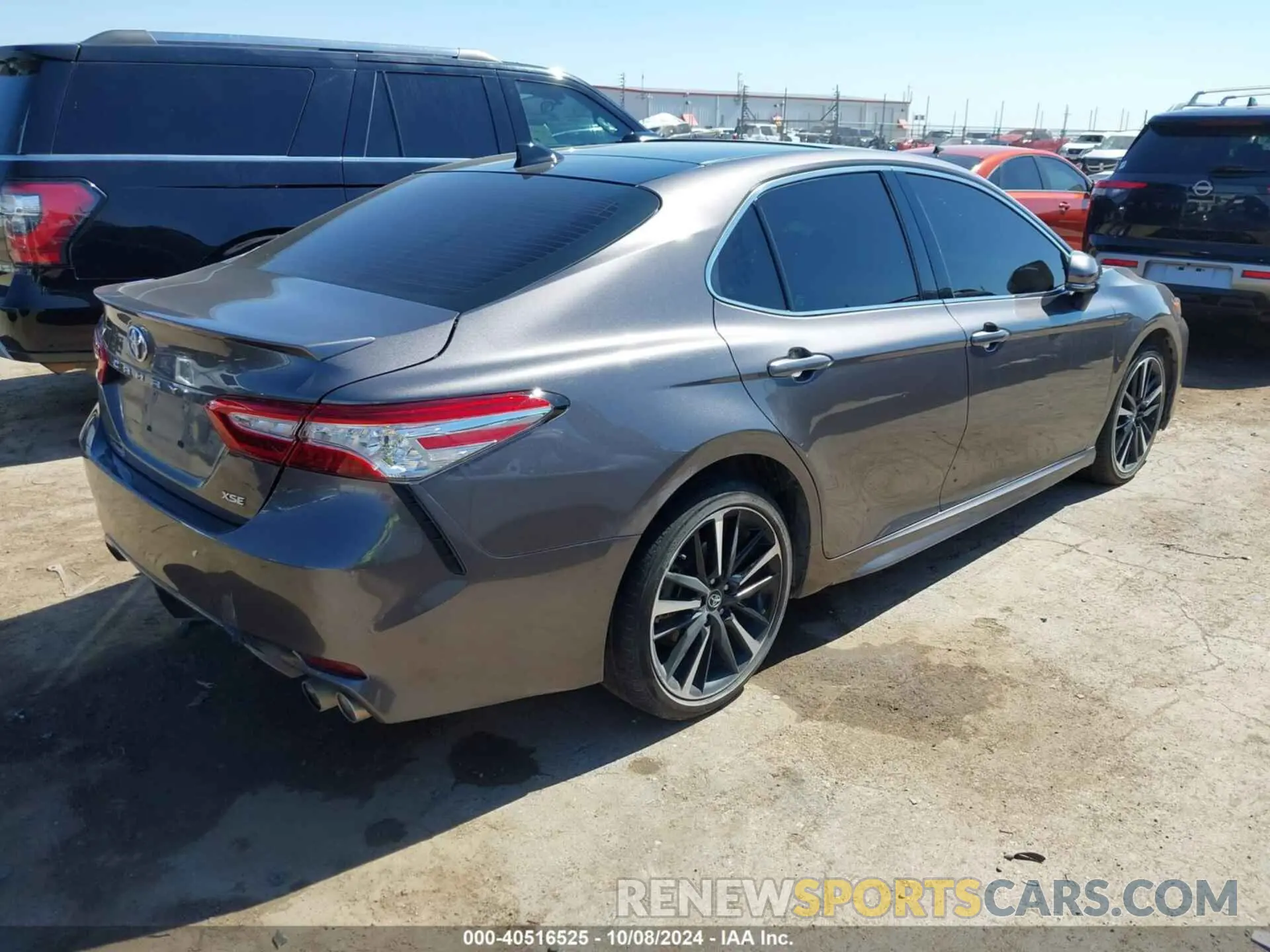 4 Photograph of a damaged car 4T1K61AK0LU355501 TOYOTA CAMRY 2020