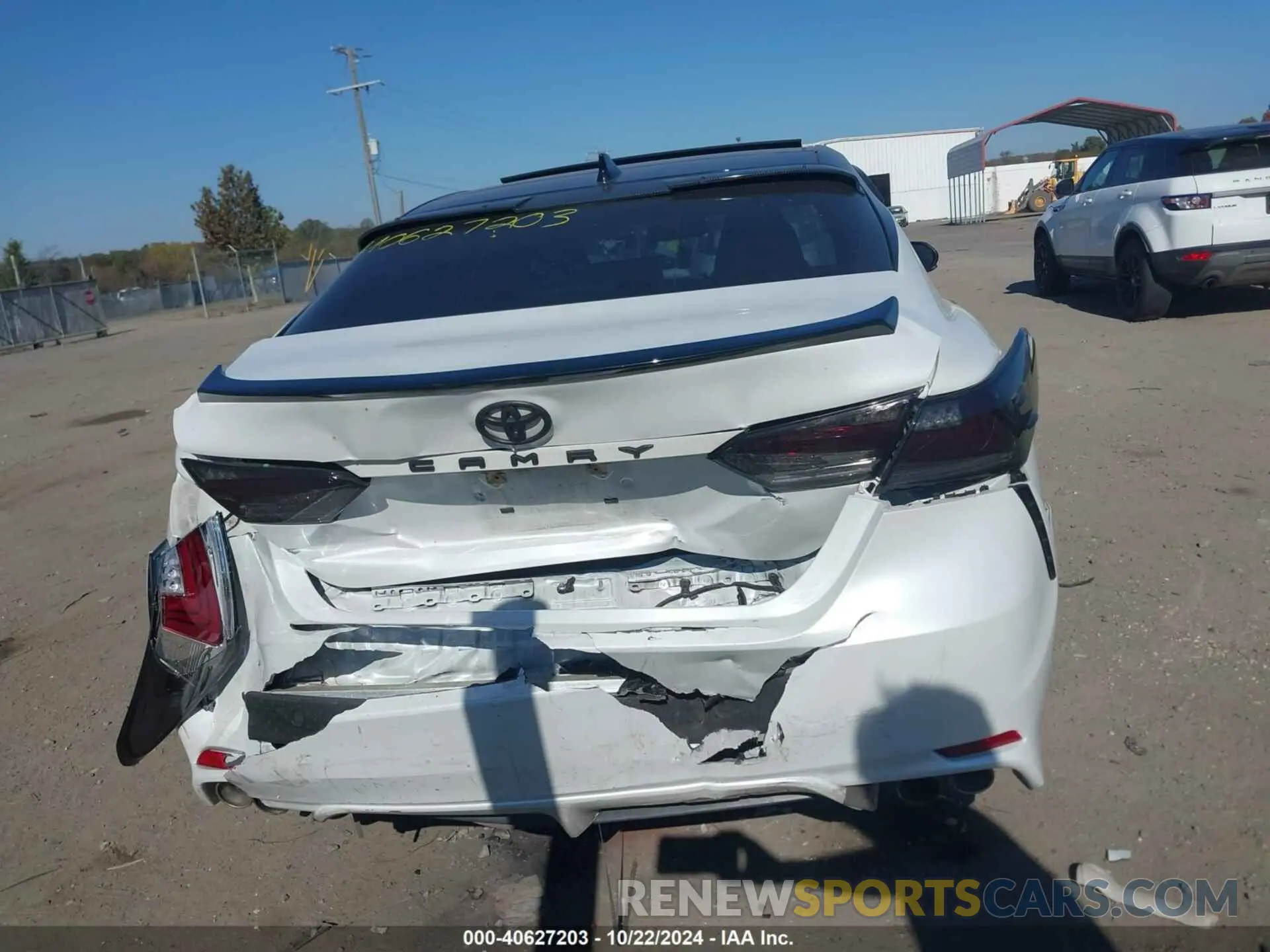 16 Photograph of a damaged car 4T1K61AK0LU363128 TOYOTA CAMRY 2020