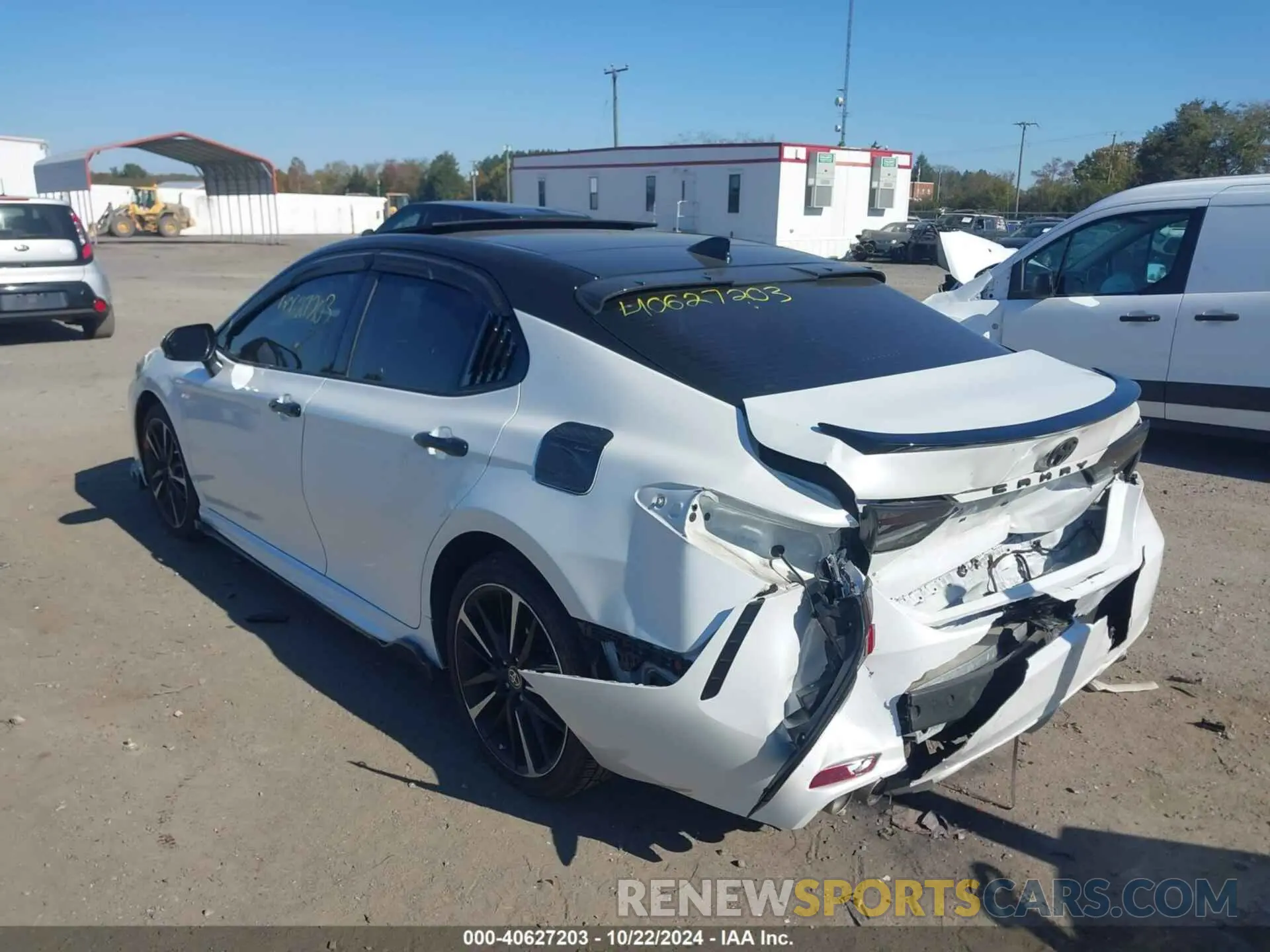 3 Photograph of a damaged car 4T1K61AK0LU363128 TOYOTA CAMRY 2020