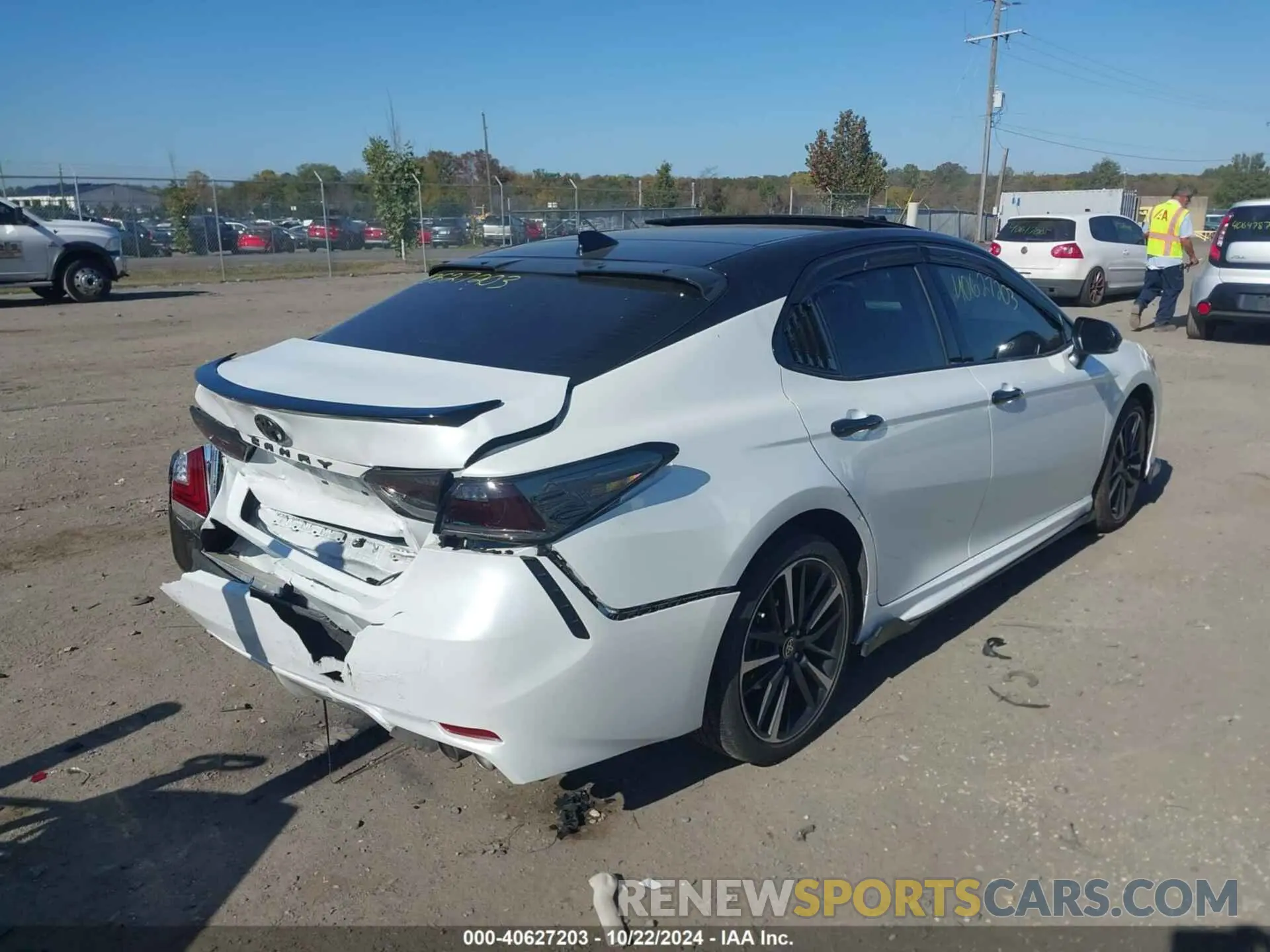 4 Photograph of a damaged car 4T1K61AK0LU363128 TOYOTA CAMRY 2020
