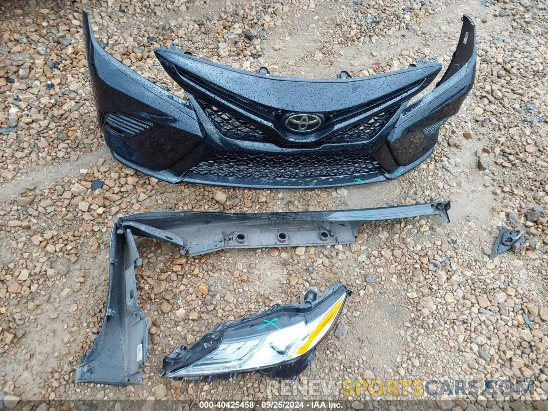 12 Photograph of a damaged car 4T1K61AK0LU501136 TOYOTA CAMRY 2020