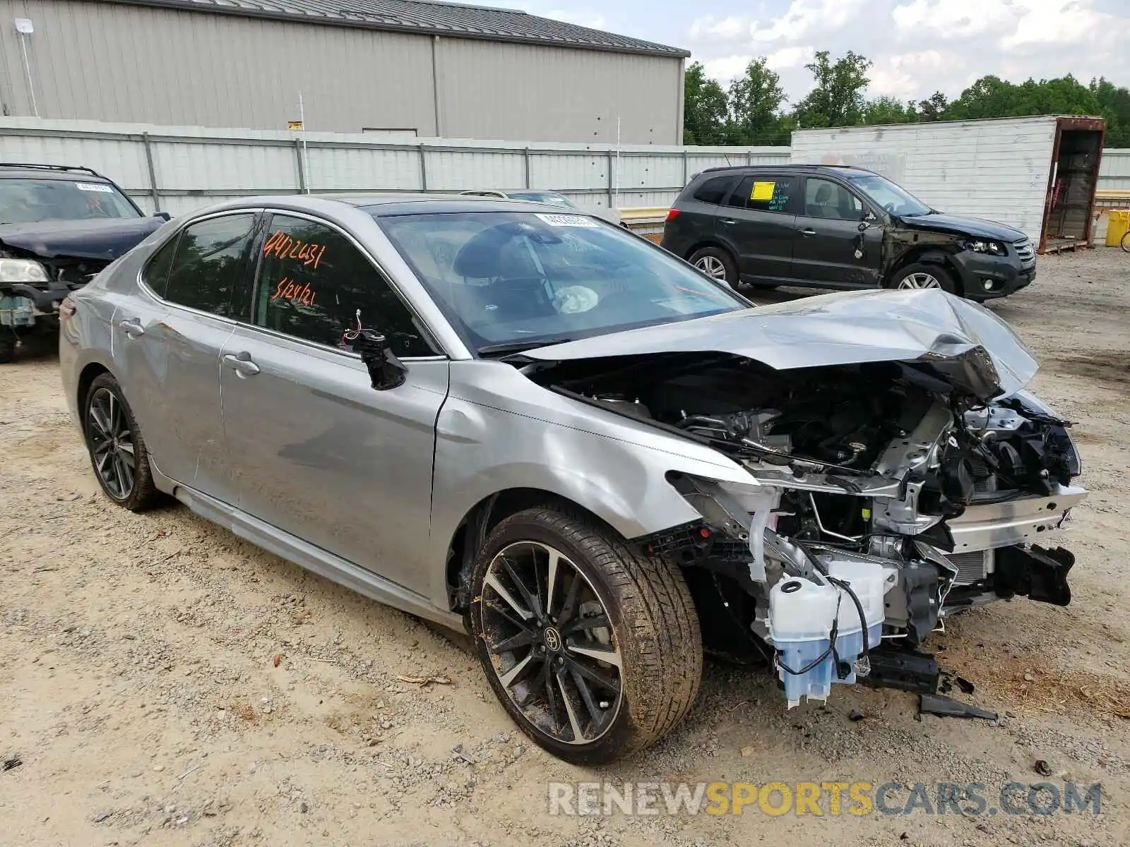 1 Photograph of a damaged car 4T1K61AK0LU504358 TOYOTA CAMRY 2020