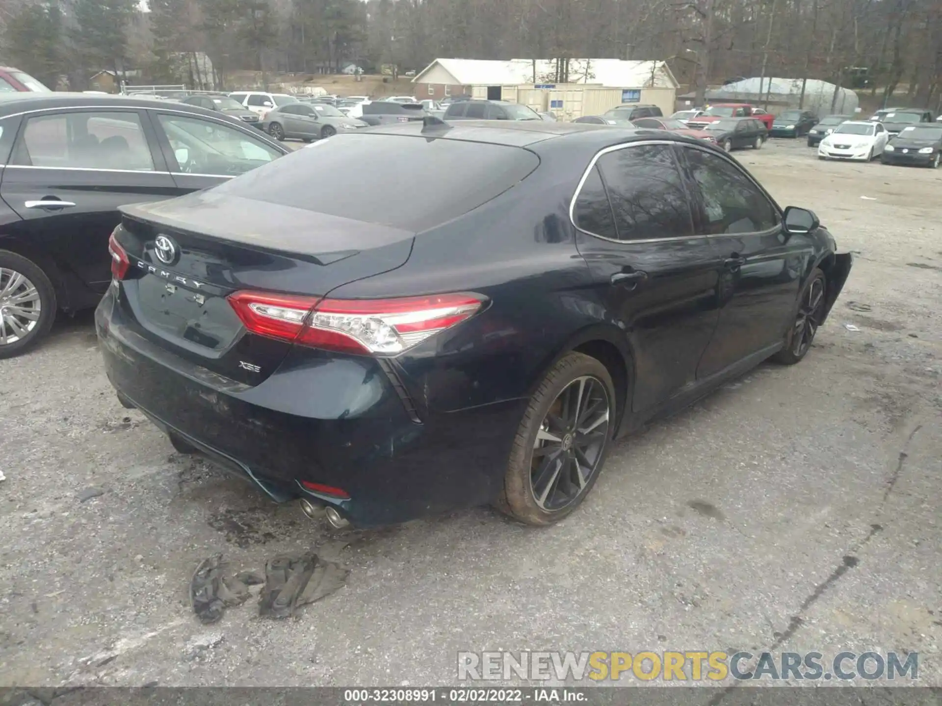 4 Photograph of a damaged car 4T1K61AK0LU505221 TOYOTA CAMRY 2020