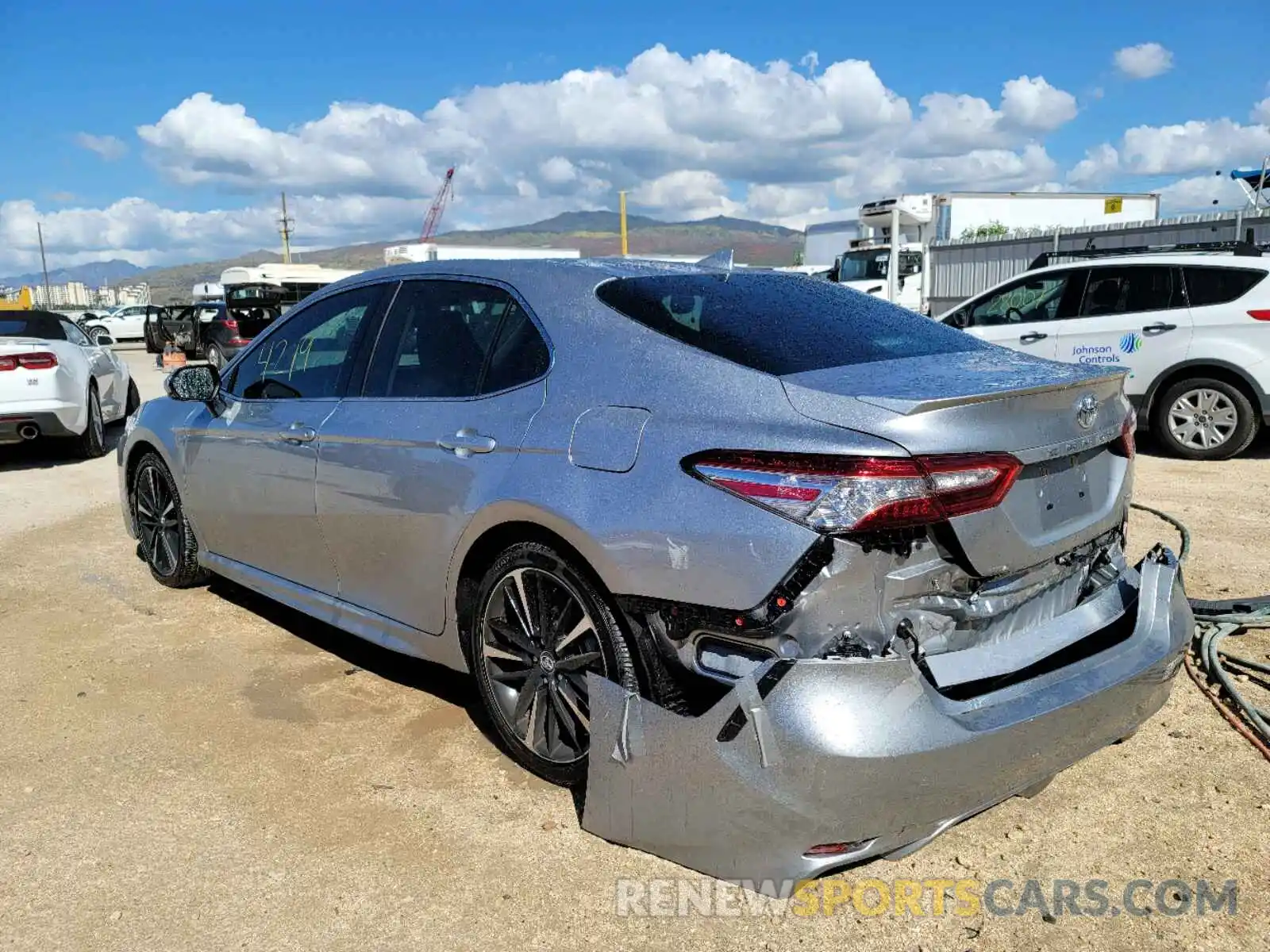 3 Photograph of a damaged car 4T1K61AK0LU903853 TOYOTA CAMRY 2020