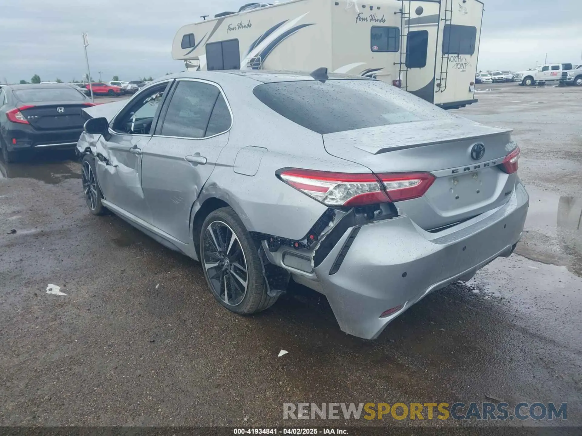 3 Photograph of a damaged car 4T1K61AK0LU912925 TOYOTA CAMRY 2020