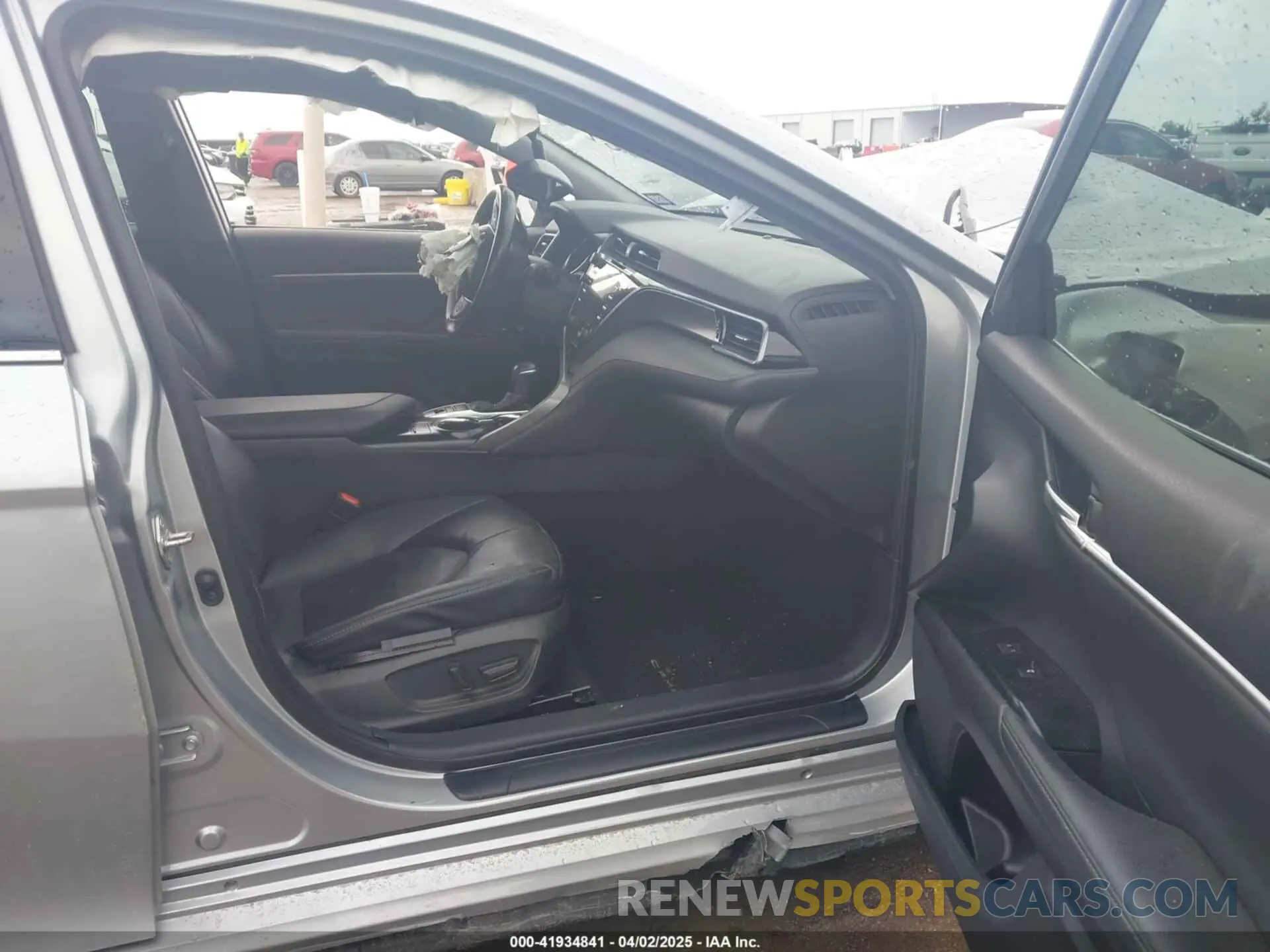 5 Photograph of a damaged car 4T1K61AK0LU912925 TOYOTA CAMRY 2020