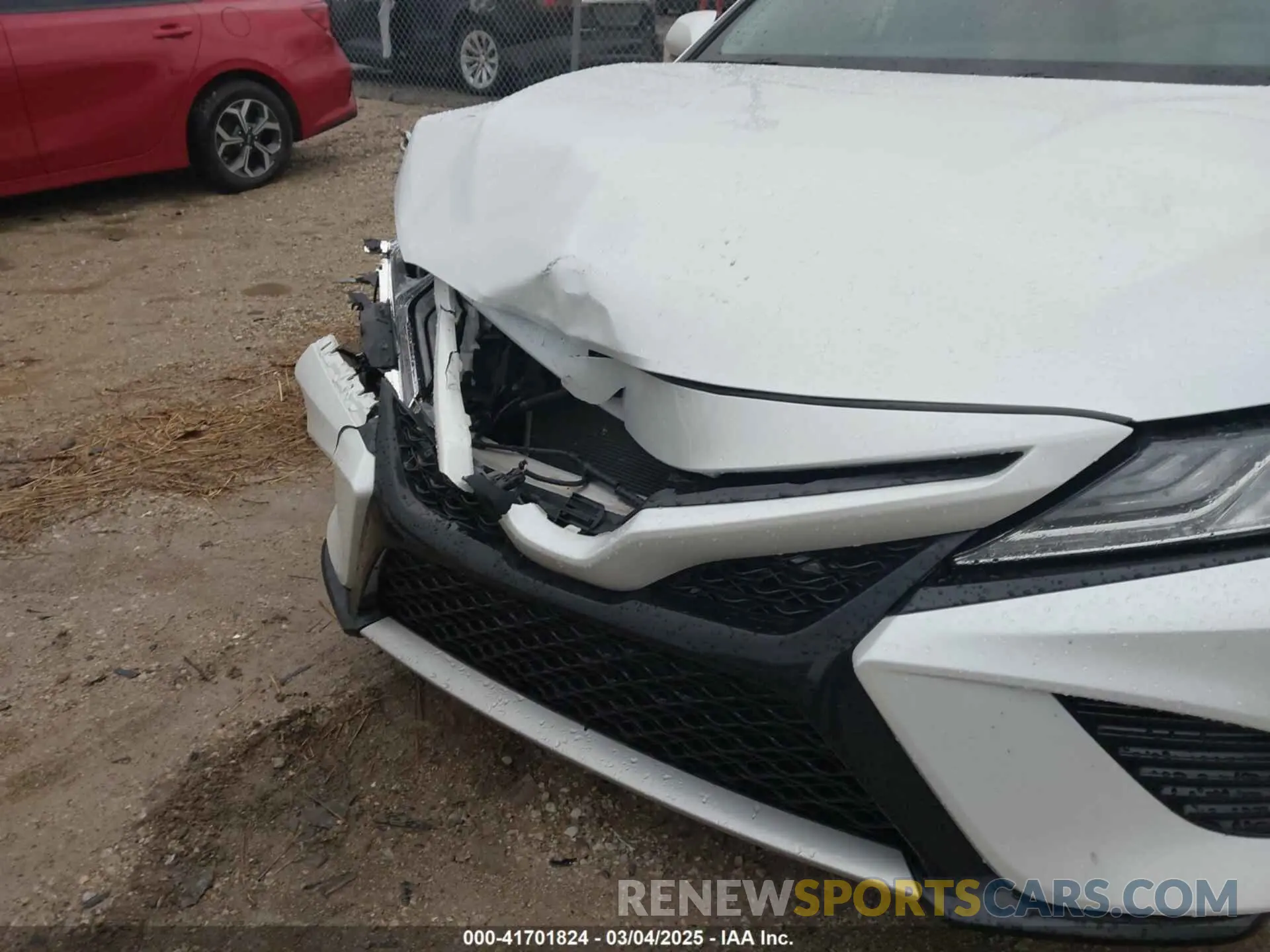 19 Photograph of a damaged car 4T1K61AK0LU947951 TOYOTA CAMRY 2020