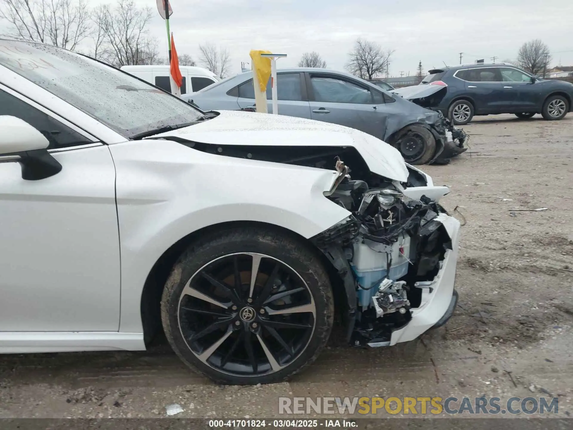 21 Photograph of a damaged car 4T1K61AK0LU947951 TOYOTA CAMRY 2020