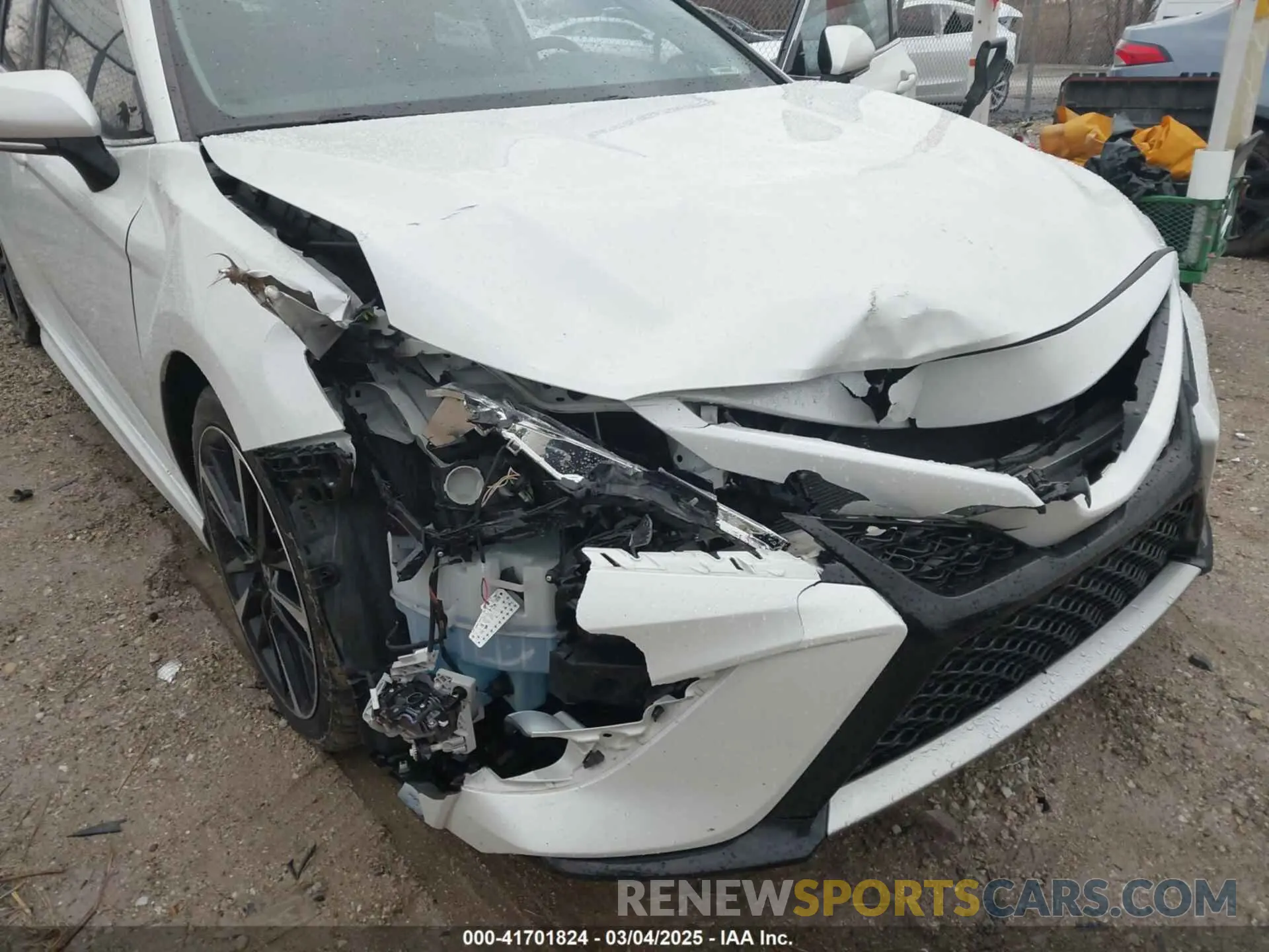 6 Photograph of a damaged car 4T1K61AK0LU947951 TOYOTA CAMRY 2020