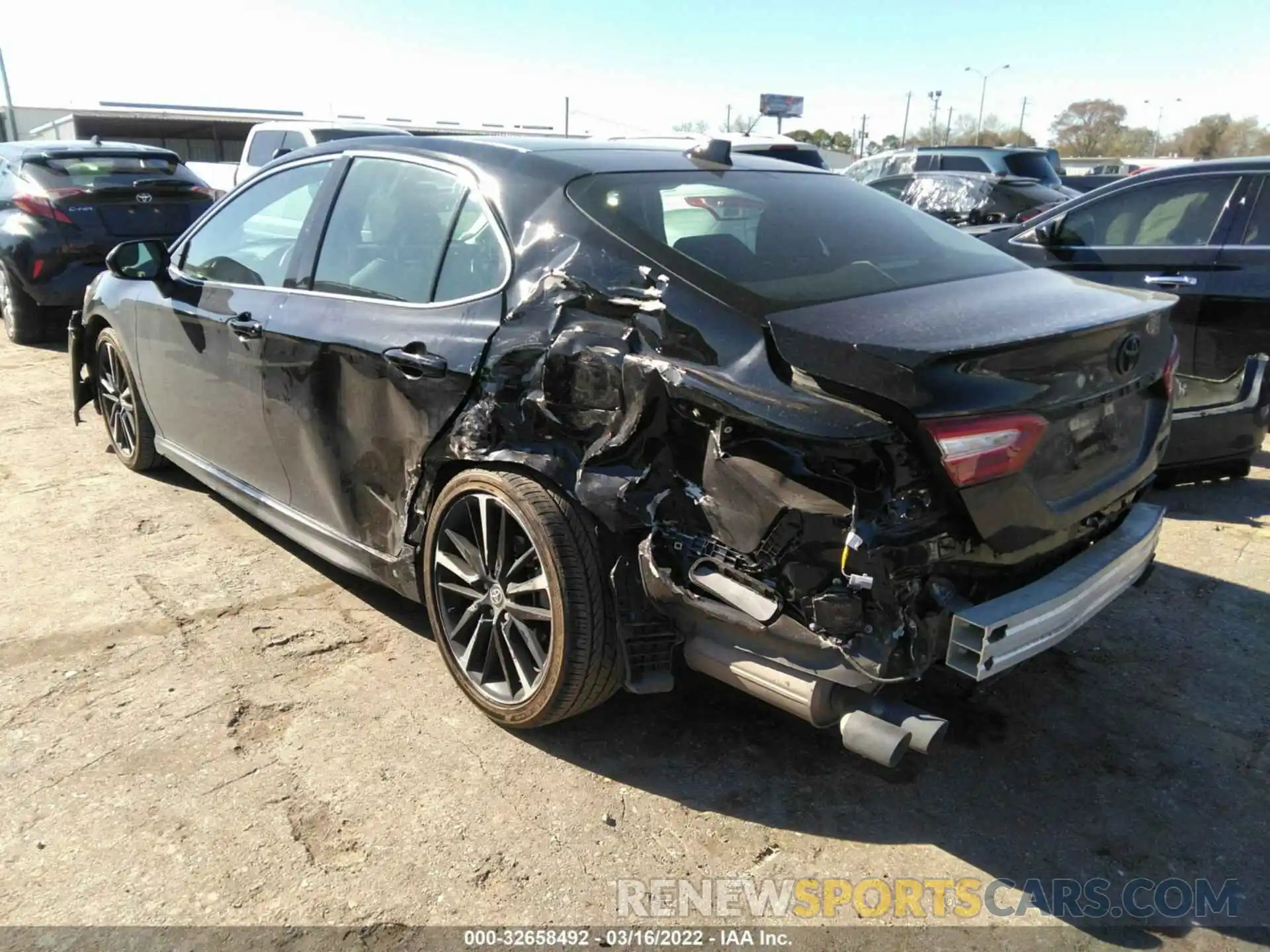 3 Photograph of a damaged car 4T1K61AK0LU963986 TOYOTA CAMRY 2020