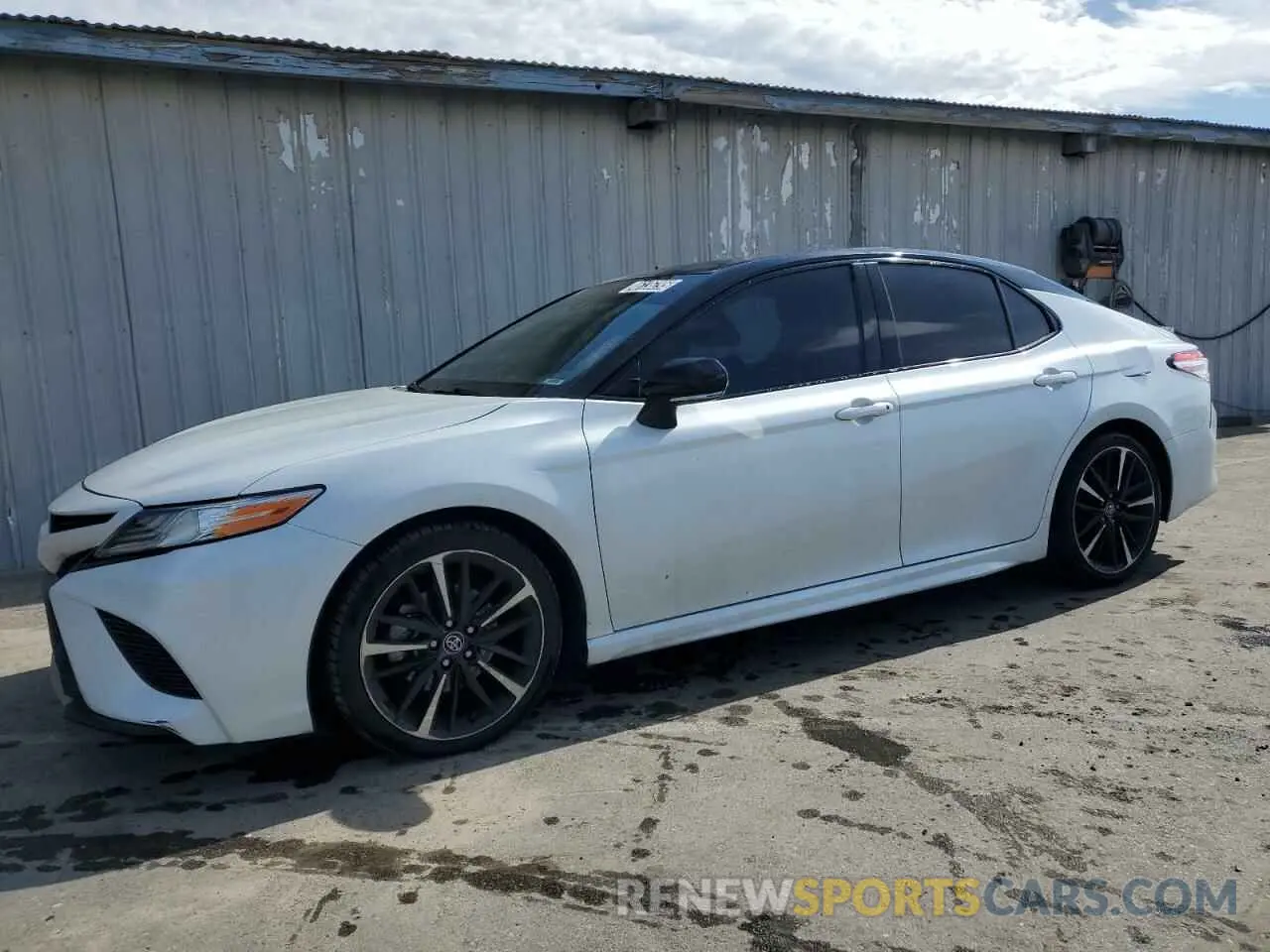 1 Photograph of a damaged car 4T1K61AK1LU325553 TOYOTA CAMRY 2020