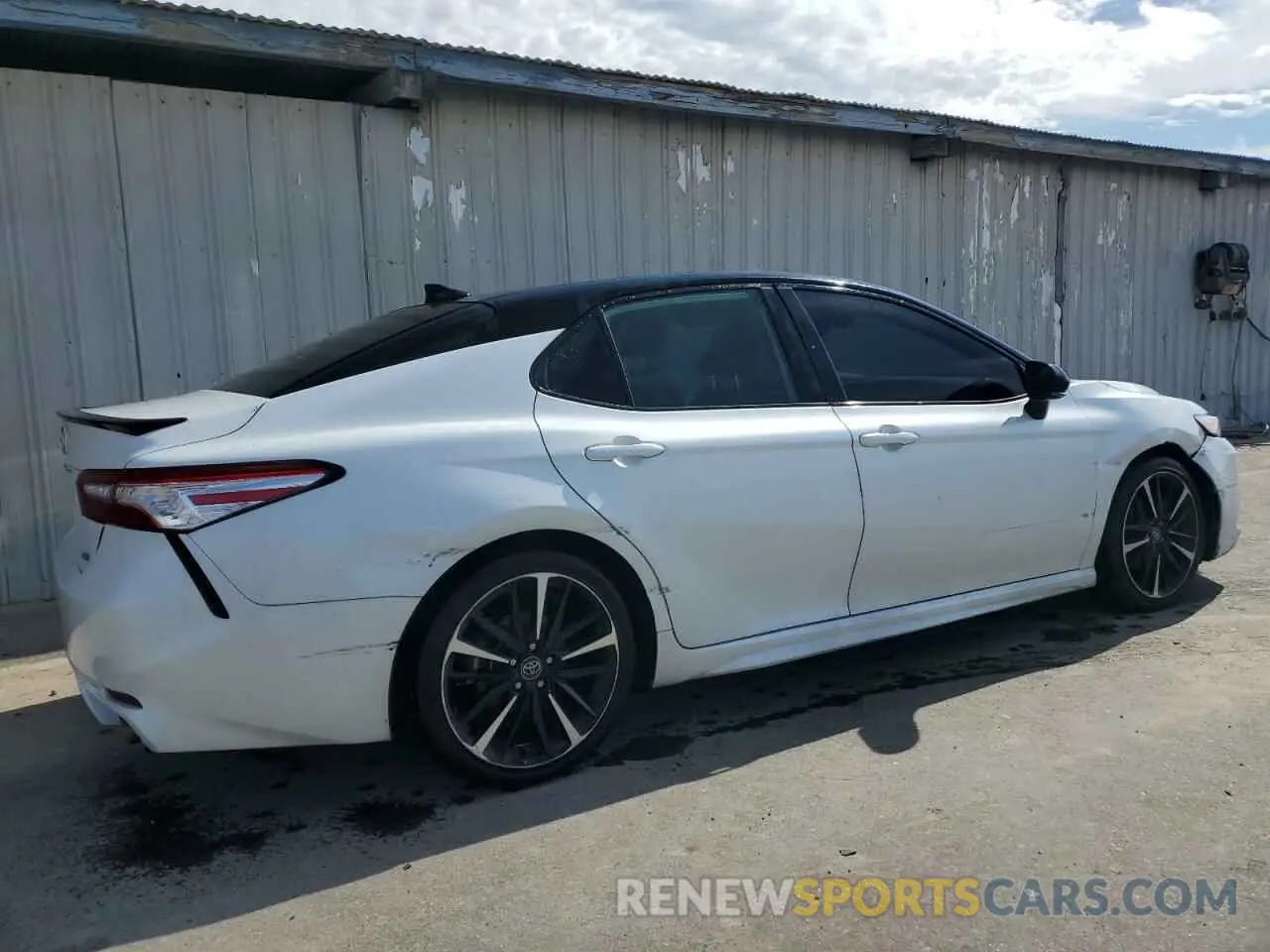 3 Photograph of a damaged car 4T1K61AK1LU325553 TOYOTA CAMRY 2020