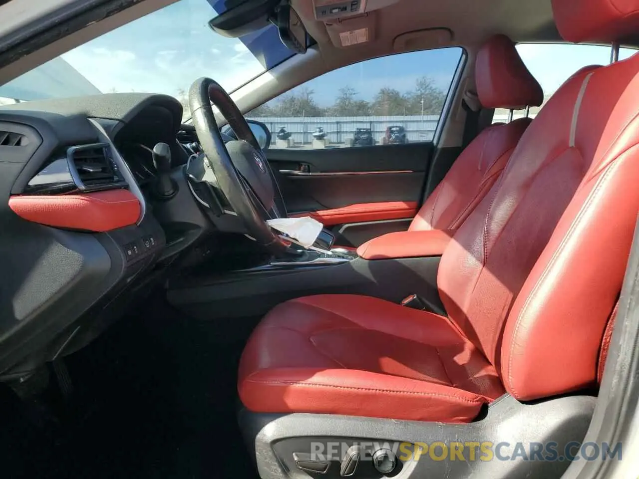 7 Photograph of a damaged car 4T1K61AK1LU325553 TOYOTA CAMRY 2020
