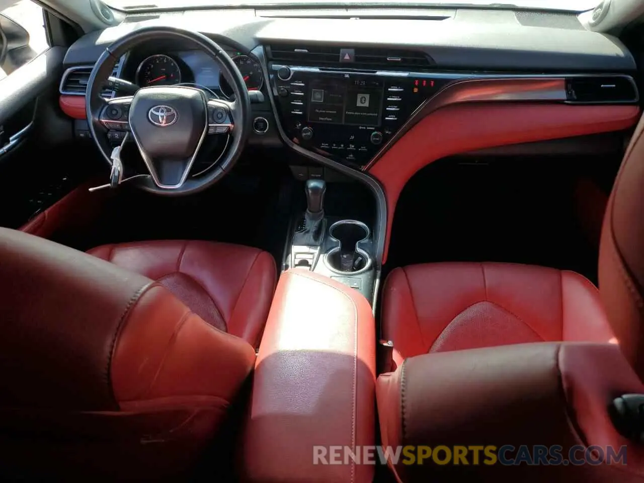 8 Photograph of a damaged car 4T1K61AK1LU325553 TOYOTA CAMRY 2020