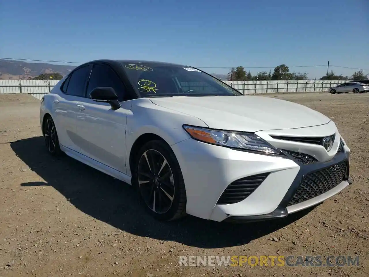 1 Photograph of a damaged car 4T1K61AK1LU348542 TOYOTA CAMRY 2020