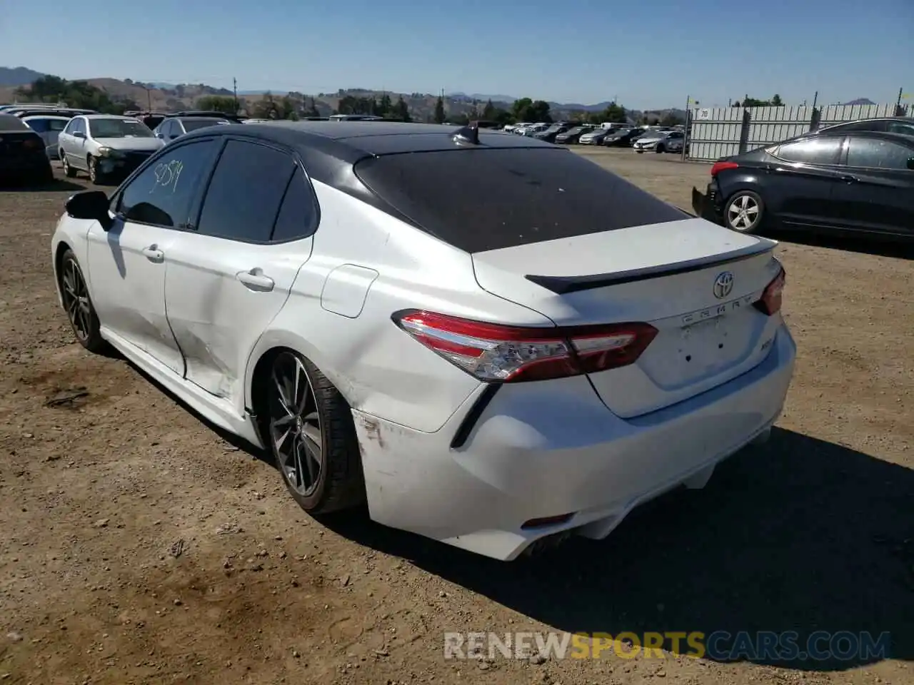 3 Photograph of a damaged car 4T1K61AK1LU348542 TOYOTA CAMRY 2020