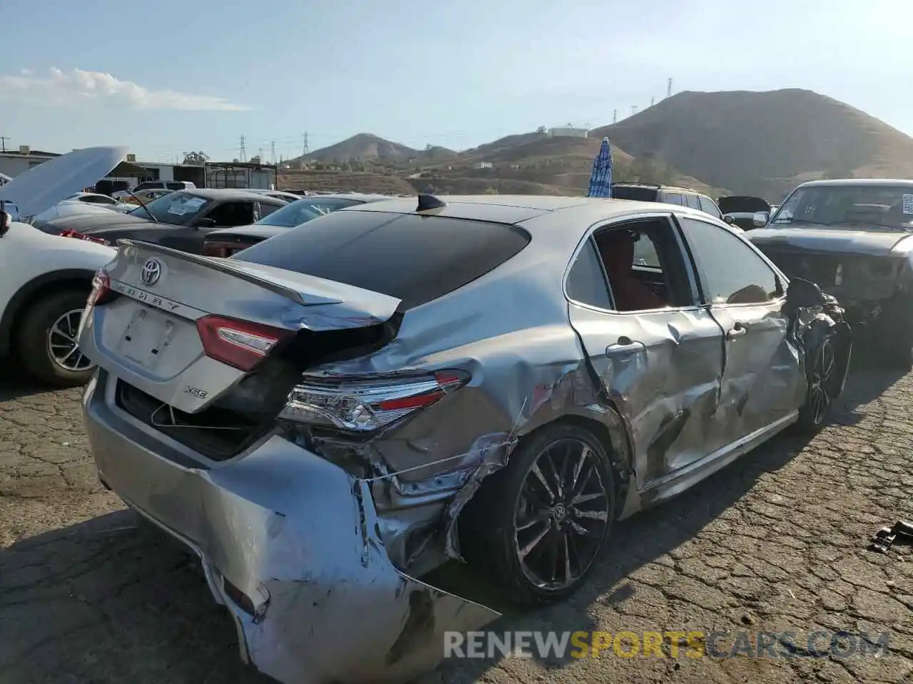 4 Photograph of a damaged car 4T1K61AK1LU364837 TOYOTA CAMRY 2020