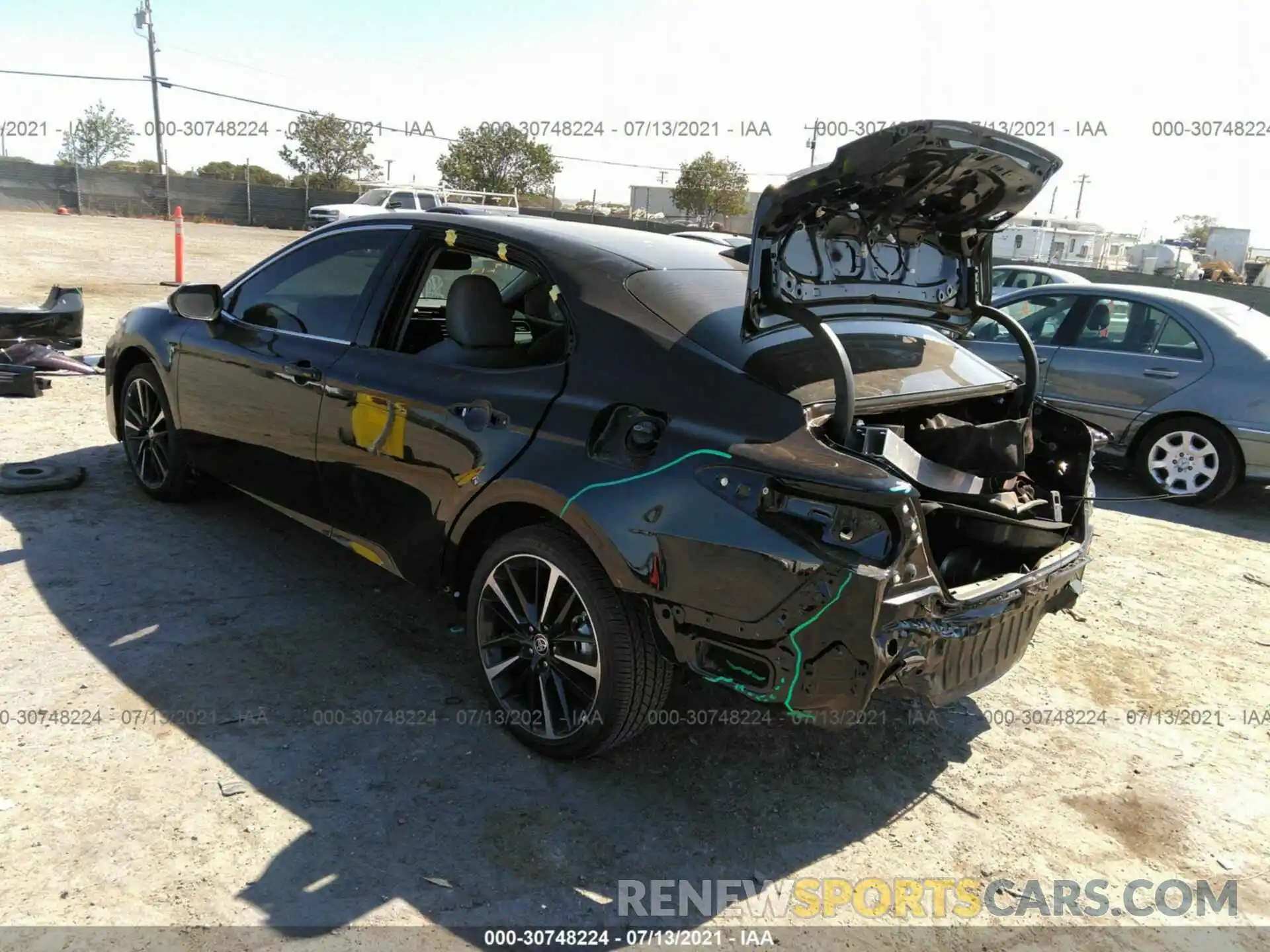 3 Photograph of a damaged car 4T1K61AK1LU505387 TOYOTA CAMRY 2020