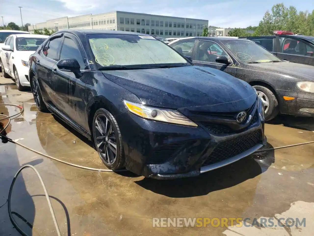 1 Photograph of a damaged car 4T1K61AK1LU900797 TOYOTA CAMRY 2020