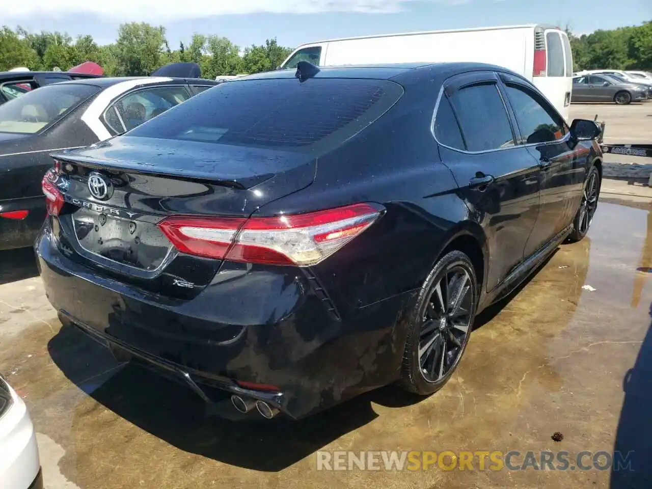 4 Photograph of a damaged car 4T1K61AK1LU900797 TOYOTA CAMRY 2020