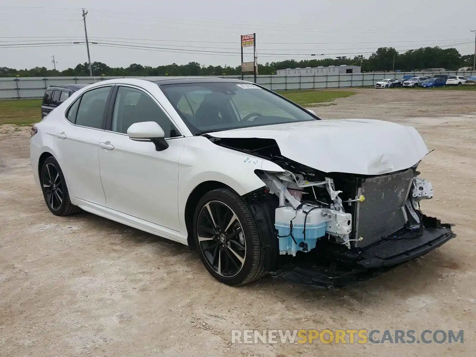 1 Photograph of a damaged car 4T1K61AK1LU928731 TOYOTA CAMRY 2020