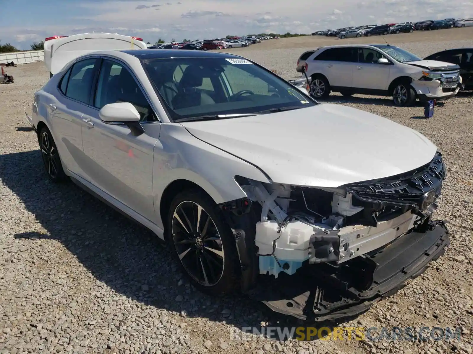 1 Photograph of a damaged car 4T1K61AK1LU953404 TOYOTA CAMRY 2020