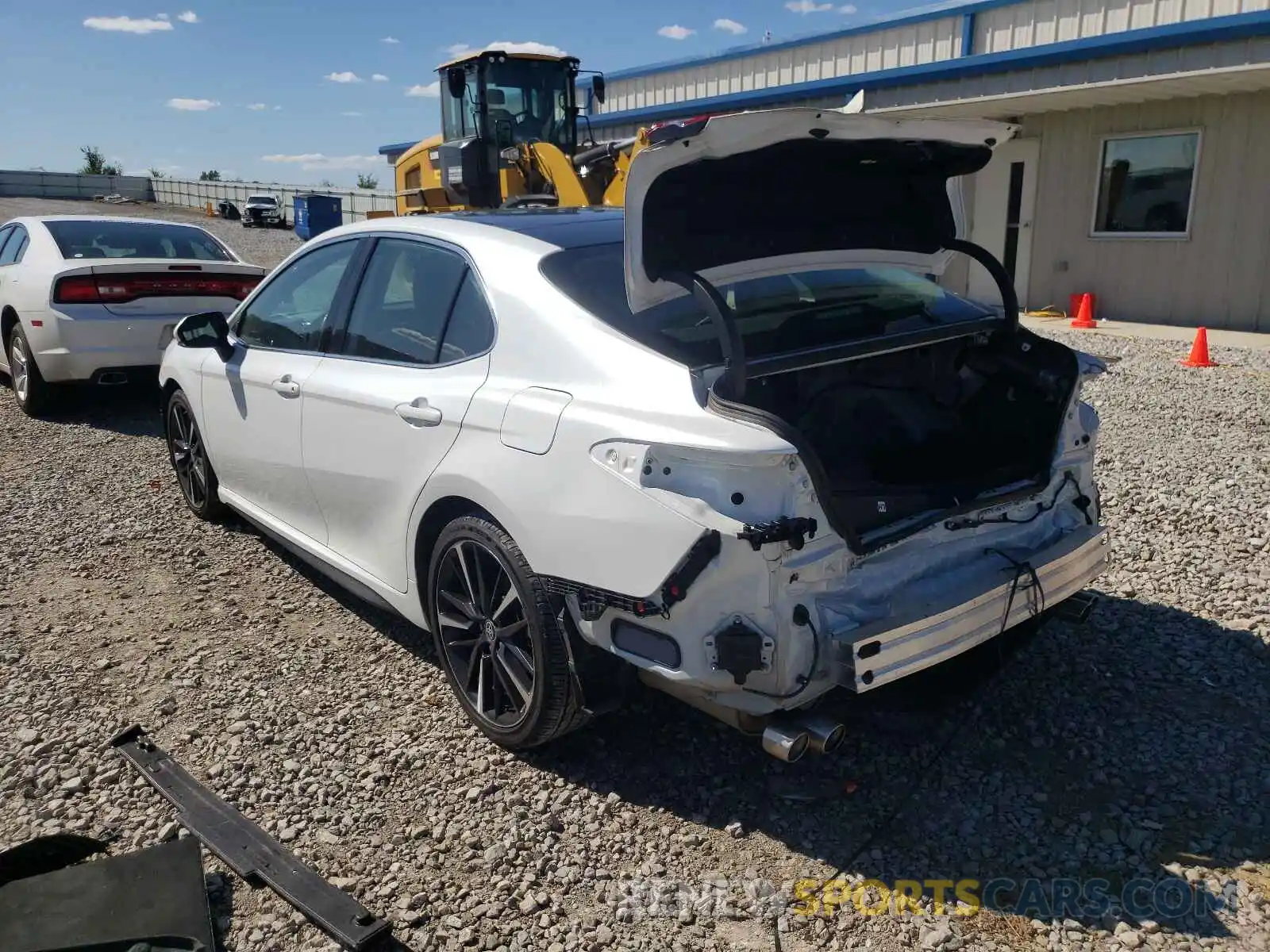 3 Photograph of a damaged car 4T1K61AK1LU953404 TOYOTA CAMRY 2020