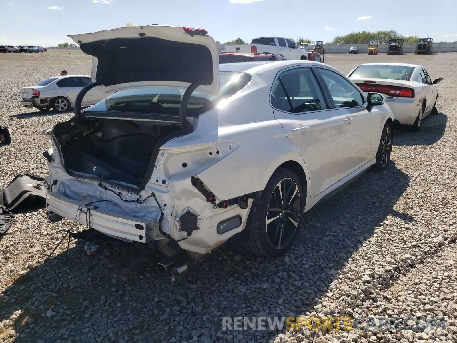 4 Photograph of a damaged car 4T1K61AK1LU953404 TOYOTA CAMRY 2020