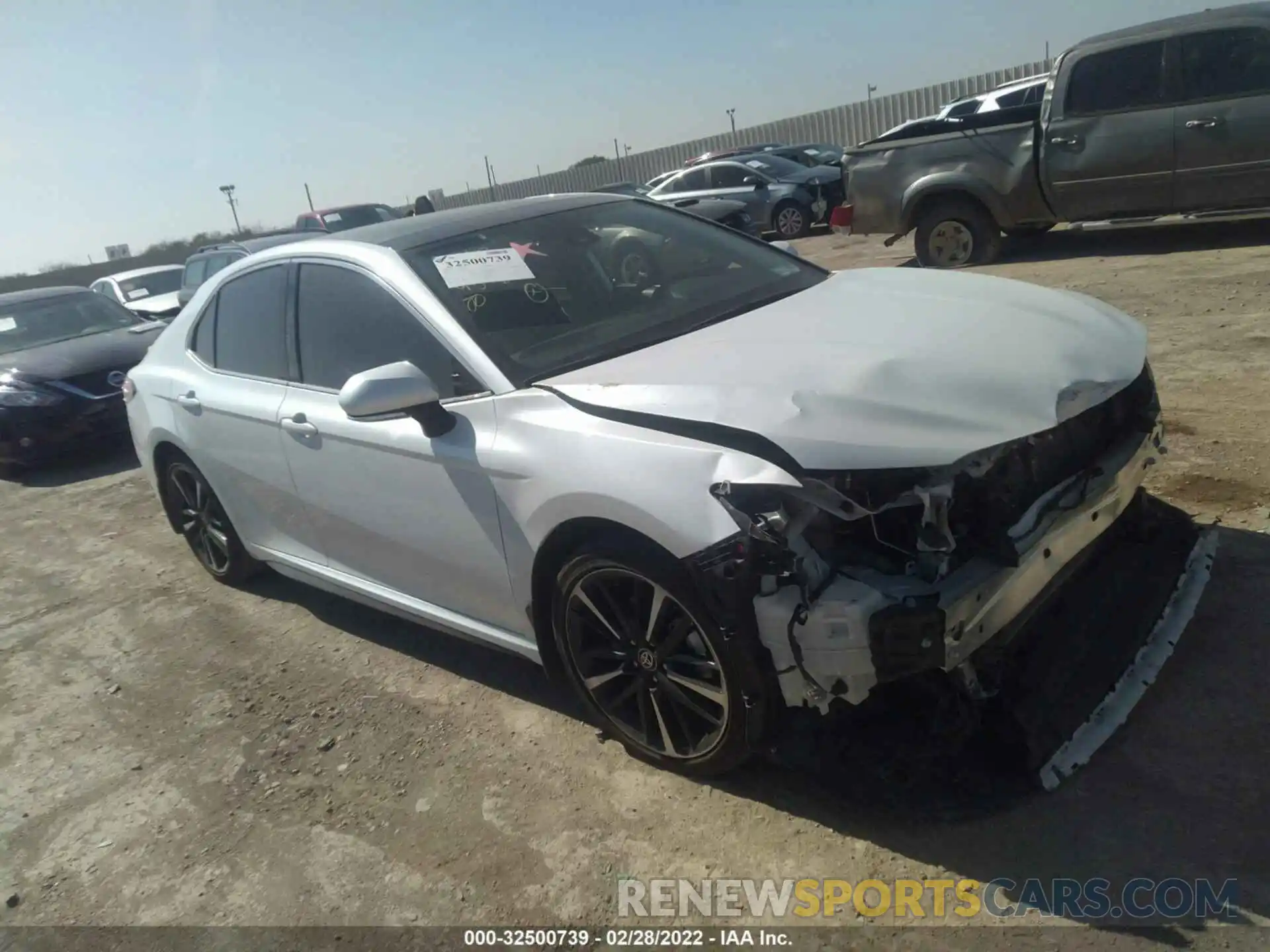 1 Photograph of a damaged car 4T1K61AK1LU959610 TOYOTA CAMRY 2020