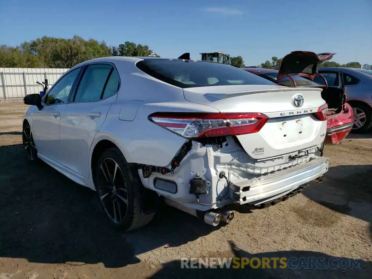 2 Photograph of a damaged car 4T1K61AK1LU962720 TOYOTA CAMRY 2020