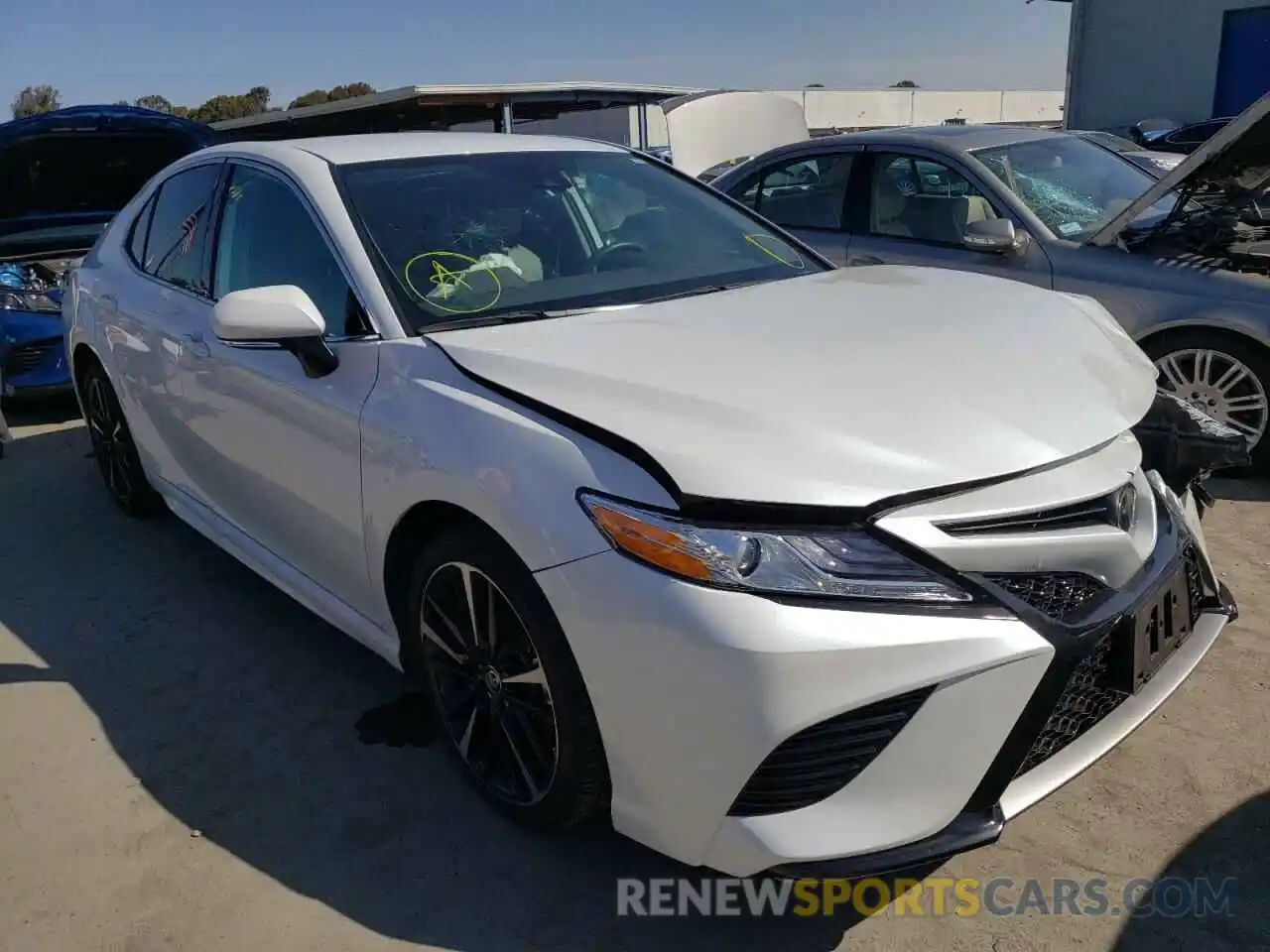 1 Photograph of a damaged car 4T1K61AK1LU972440 TOYOTA CAMRY 2020