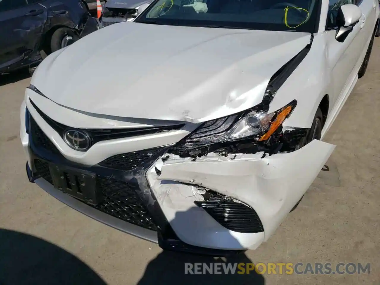 9 Photograph of a damaged car 4T1K61AK1LU972440 TOYOTA CAMRY 2020