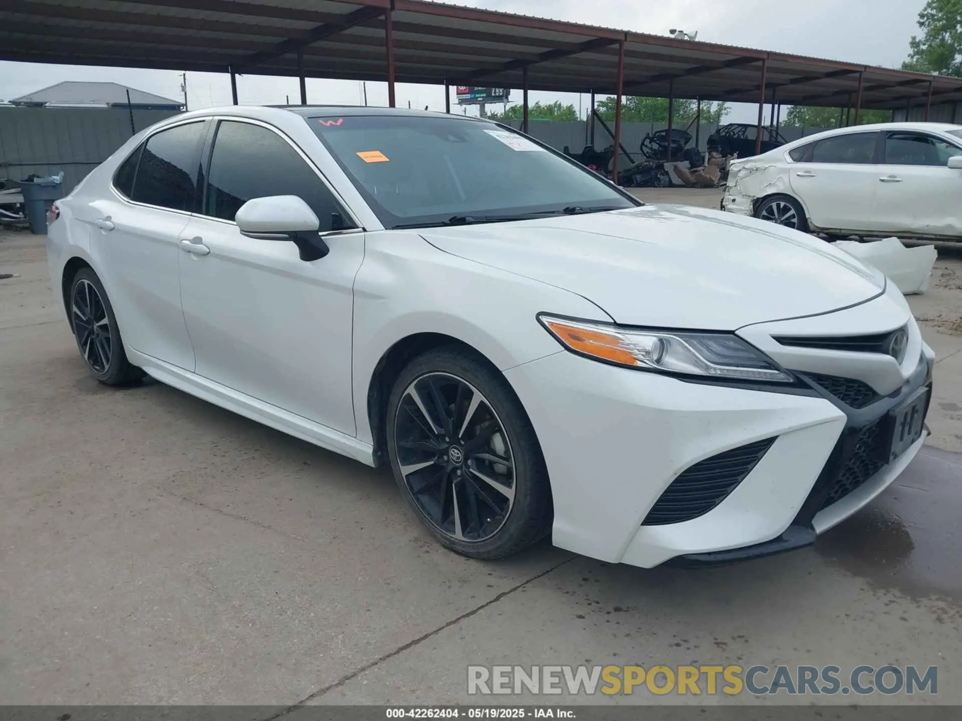 1 Photograph of a damaged car 4T1K61AK2LU315713 TOYOTA CAMRY 2020