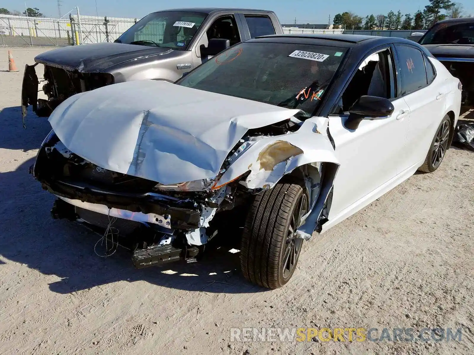 2 Photograph of a damaged car 4T1K61AK2LU320880 TOYOTA CAMRY 2020