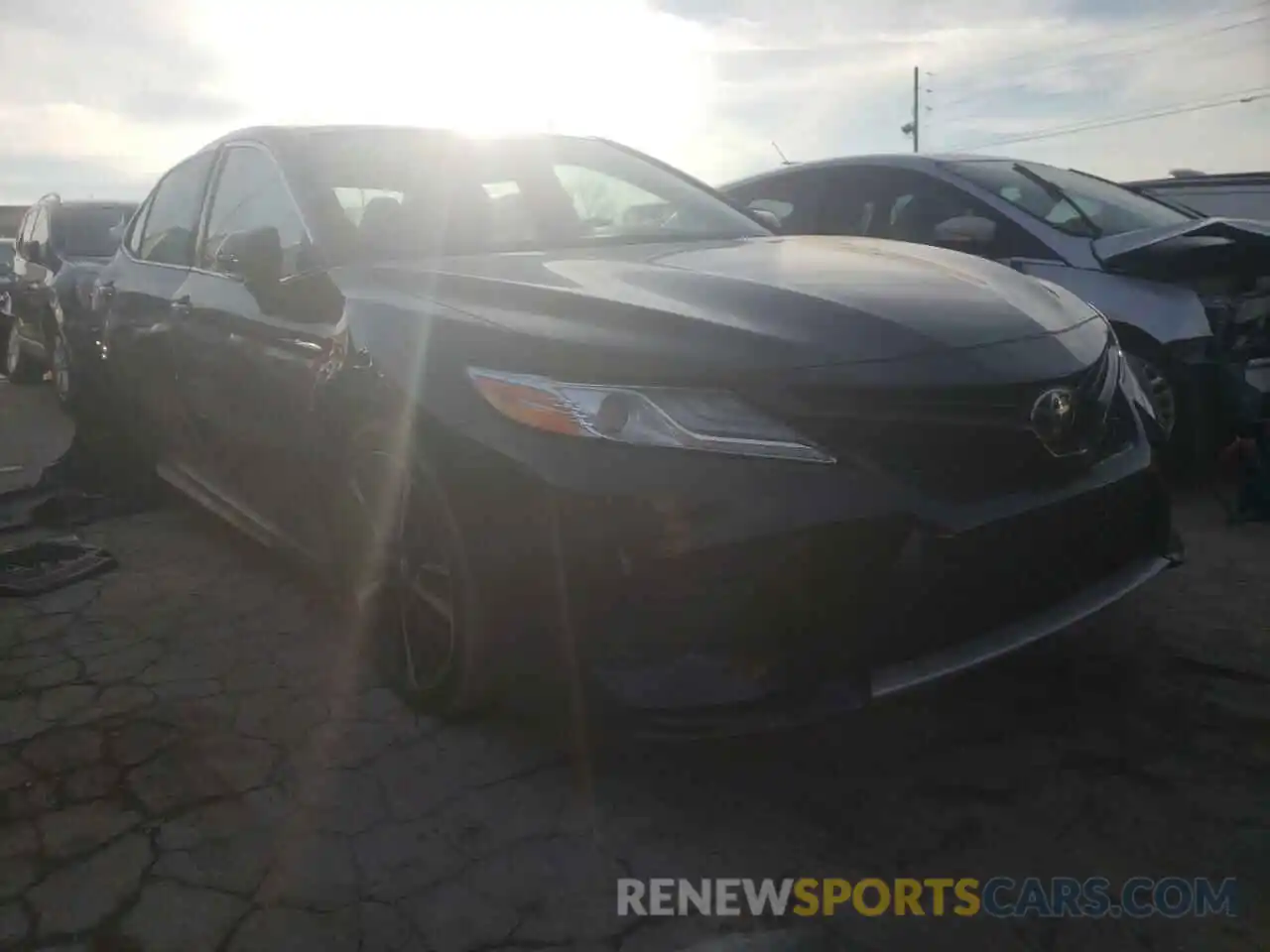 1 Photograph of a damaged car 4T1K61AK2LU321902 TOYOTA CAMRY 2020