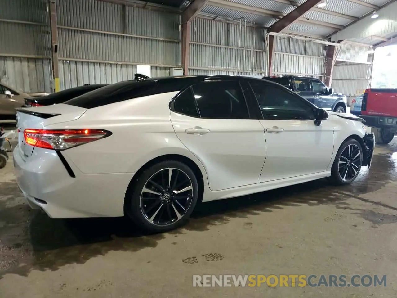 3 Photograph of a damaged car 4T1K61AK2LU353586 TOYOTA CAMRY 2020