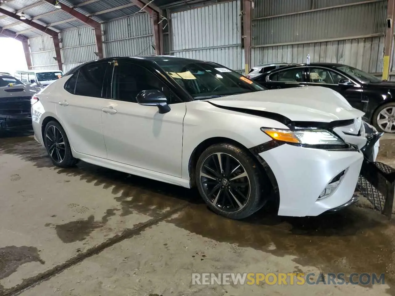 4 Photograph of a damaged car 4T1K61AK2LU353586 TOYOTA CAMRY 2020