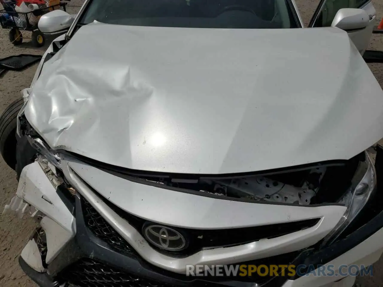 12 Photograph of a damaged car 4T1K61AK2LU356262 TOYOTA CAMRY 2020