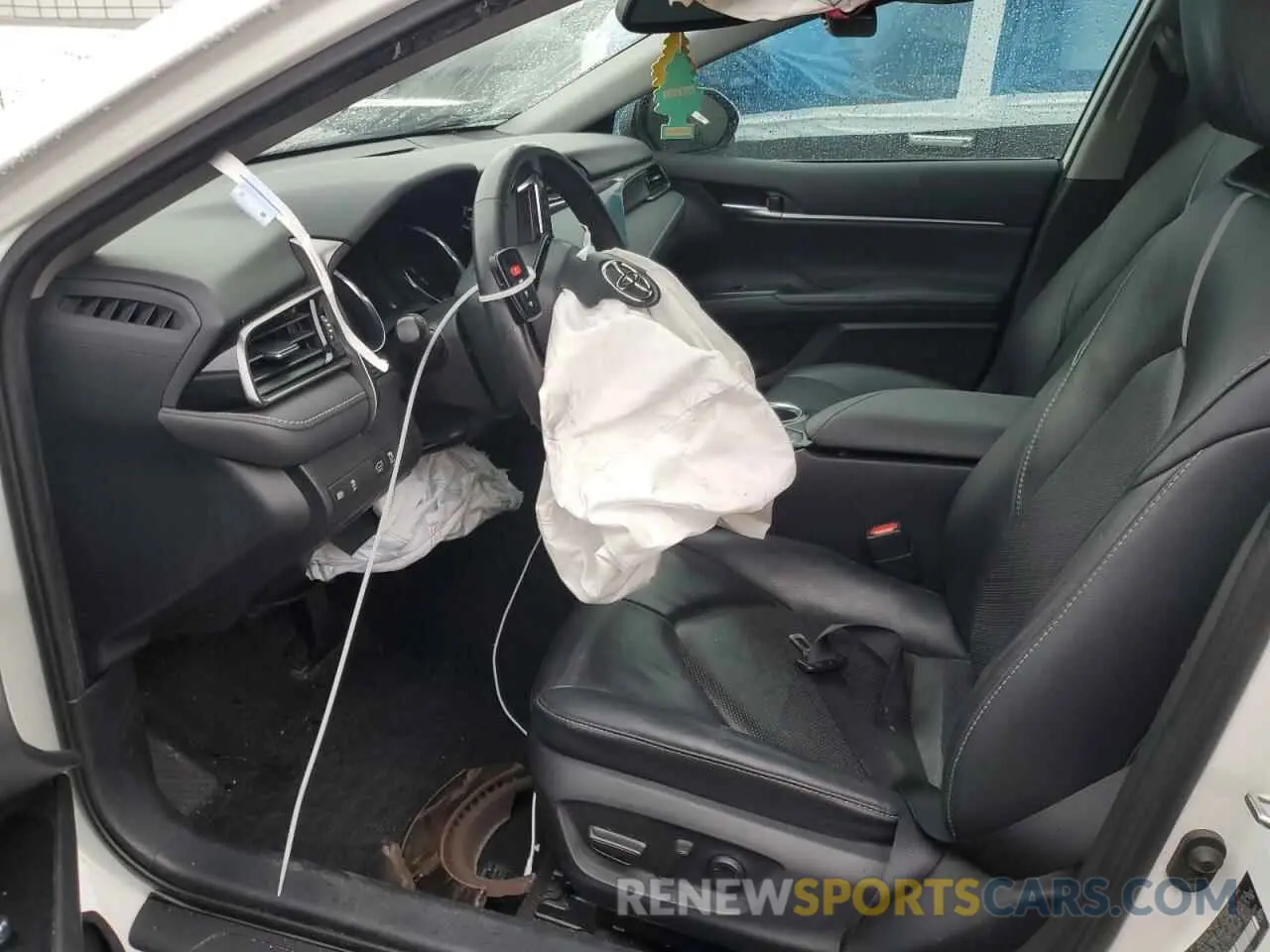 7 Photograph of a damaged car 4T1K61AK2LU356262 TOYOTA CAMRY 2020