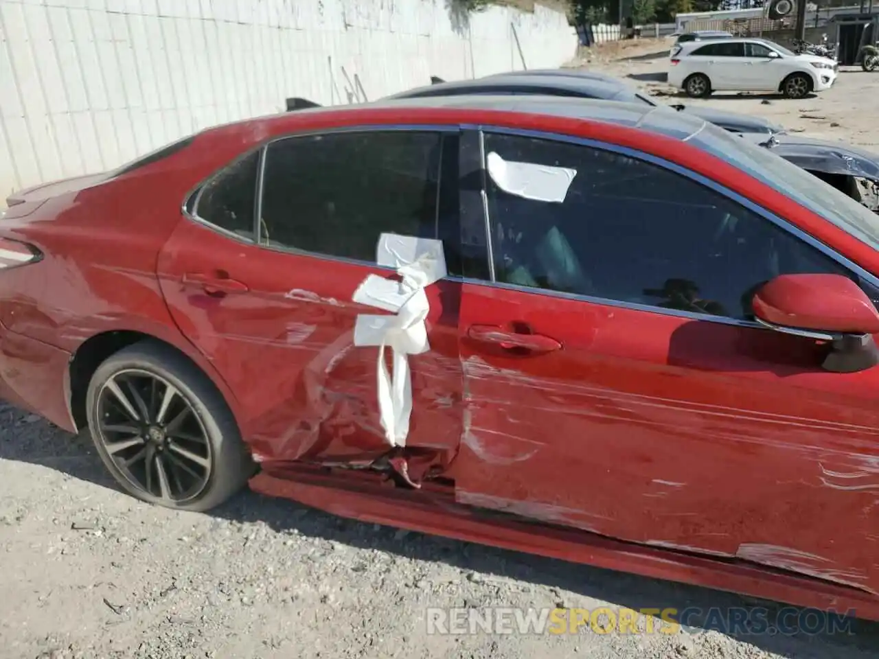 9 Photograph of a damaged car 4T1K61AK2LU356729 TOYOTA CAMRY 2020