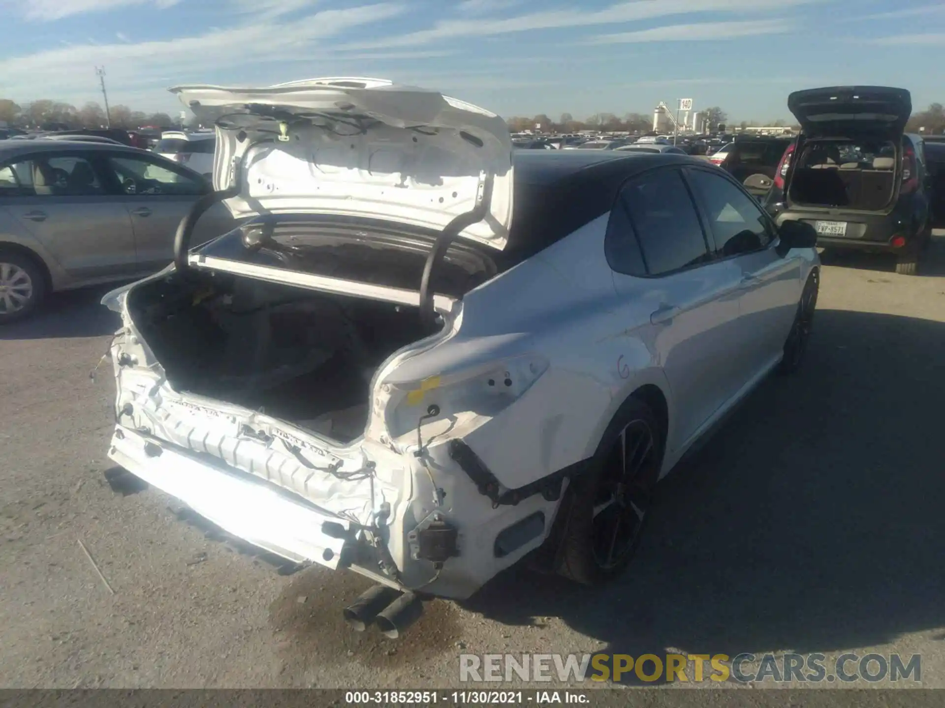 4 Photograph of a damaged car 4T1K61AK2LU359727 TOYOTA CAMRY 2020