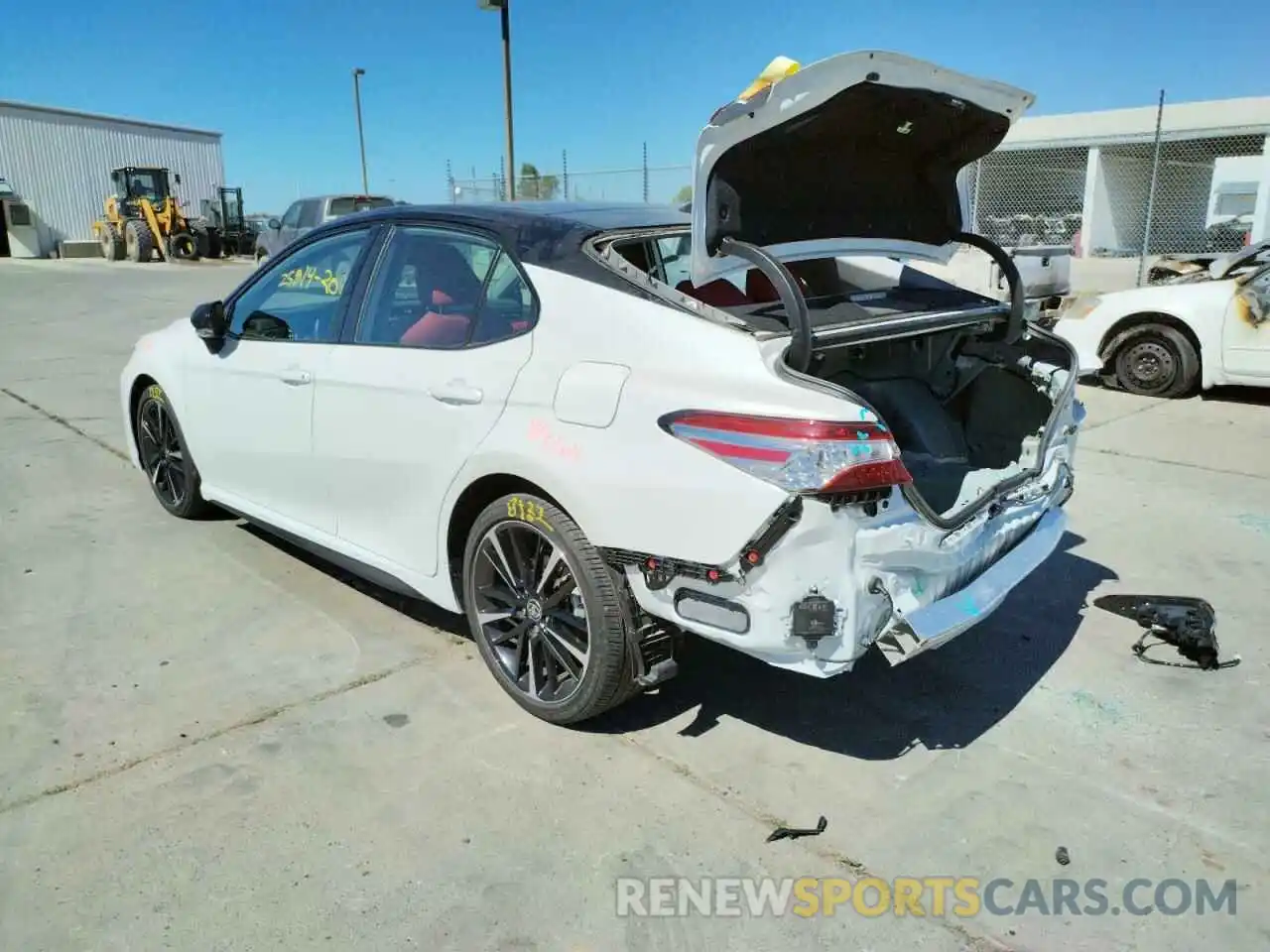 3 Photograph of a damaged car 4T1K61AK2LU374583 TOYOTA CAMRY 2020