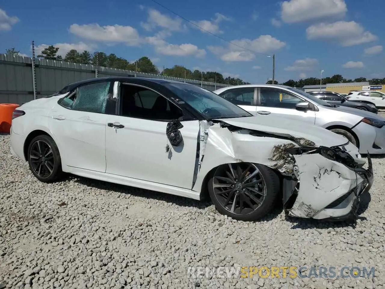 4 Photograph of a damaged car 4T1K61AK2LU377550 TOYOTA CAMRY 2020