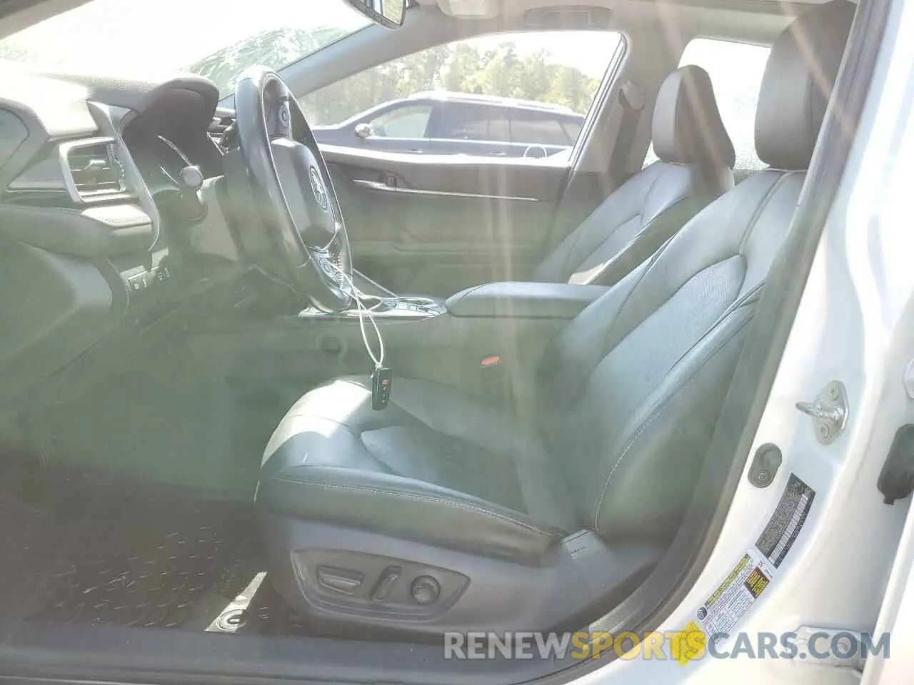 7 Photograph of a damaged car 4T1K61AK2LU377550 TOYOTA CAMRY 2020