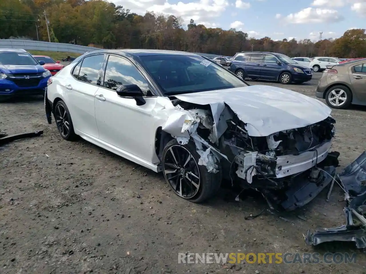 1 Photograph of a damaged car 4T1K61AK2LU377631 TOYOTA CAMRY 2020