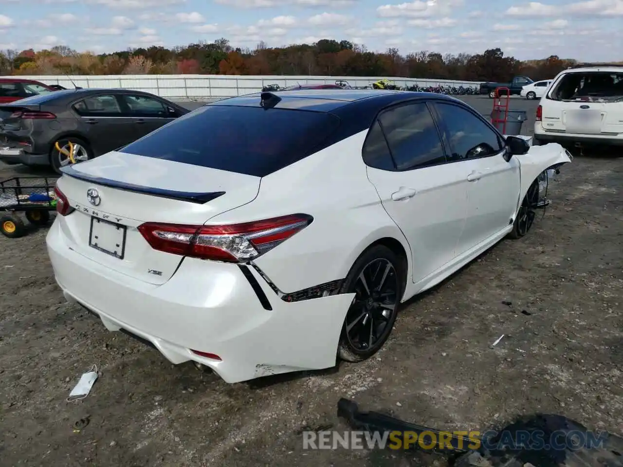 4 Photograph of a damaged car 4T1K61AK2LU377631 TOYOTA CAMRY 2020