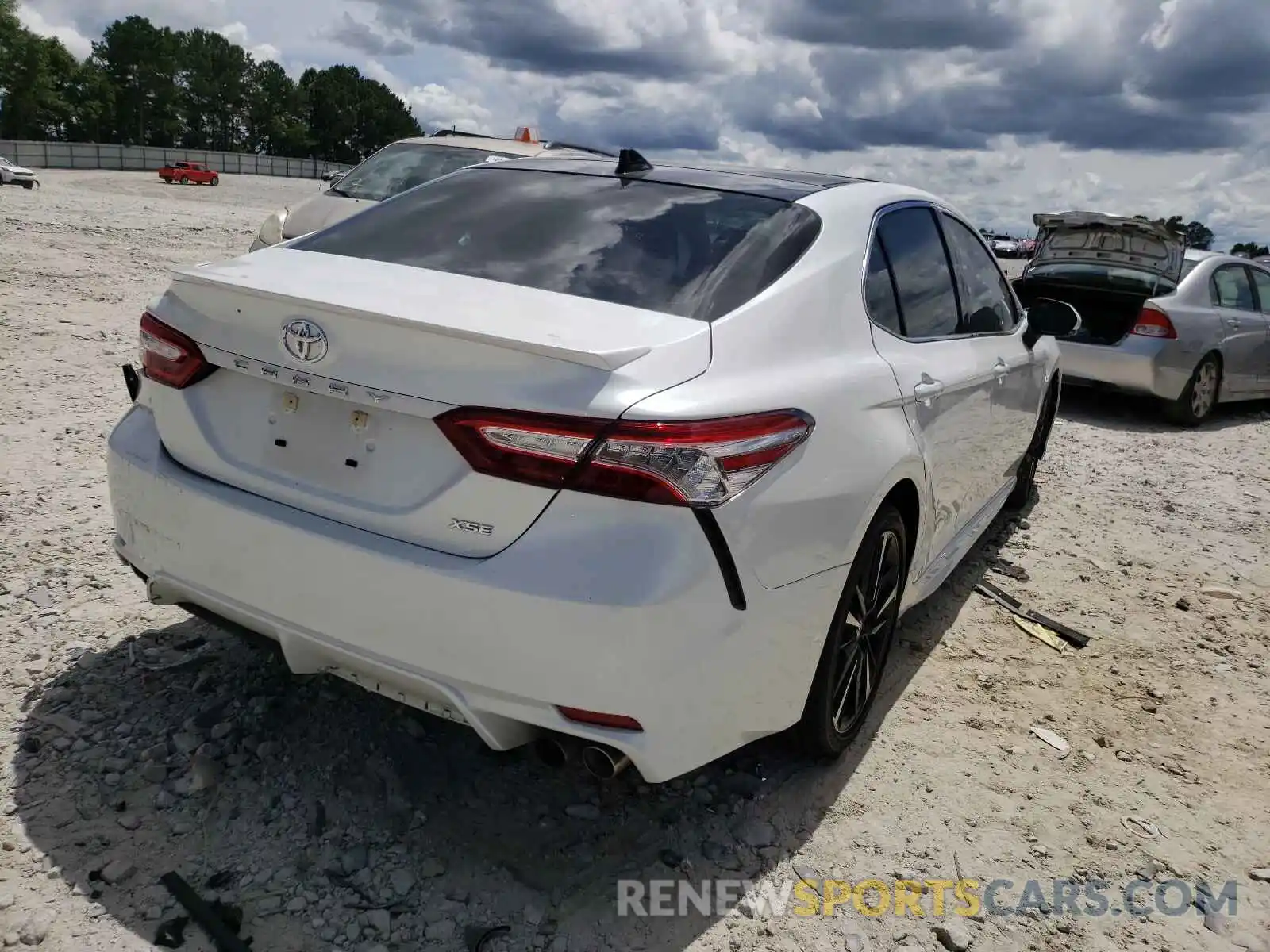 4 Photograph of a damaged car 4T1K61AK2LU384417 TOYOTA CAMRY 2020