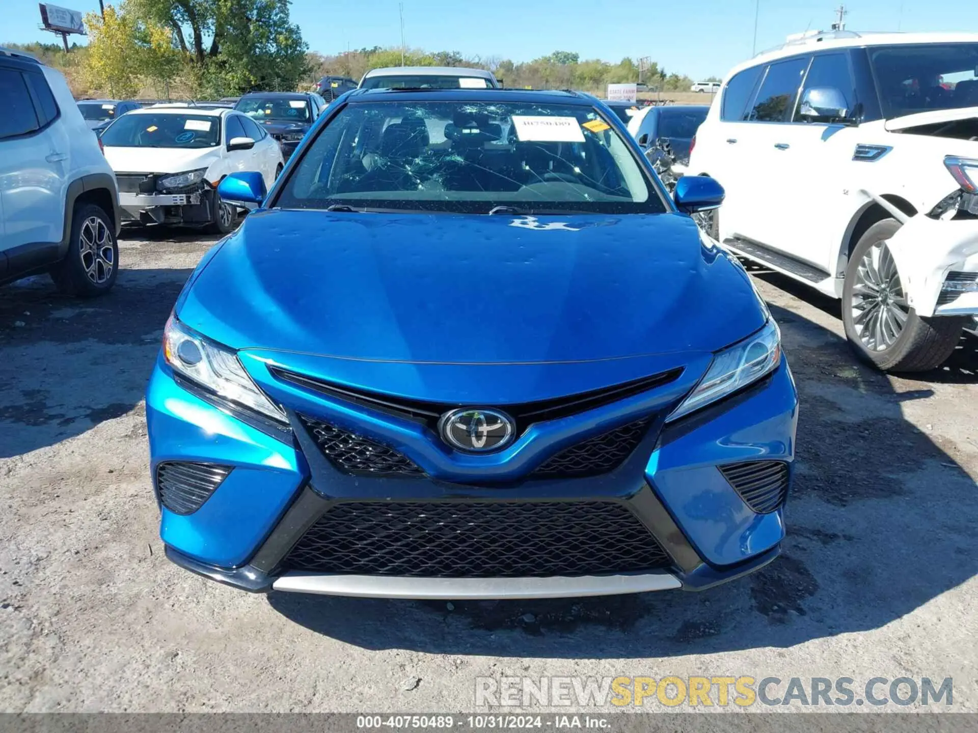 12 Photograph of a damaged car 4T1K61AK2LU385034 TOYOTA CAMRY 2020